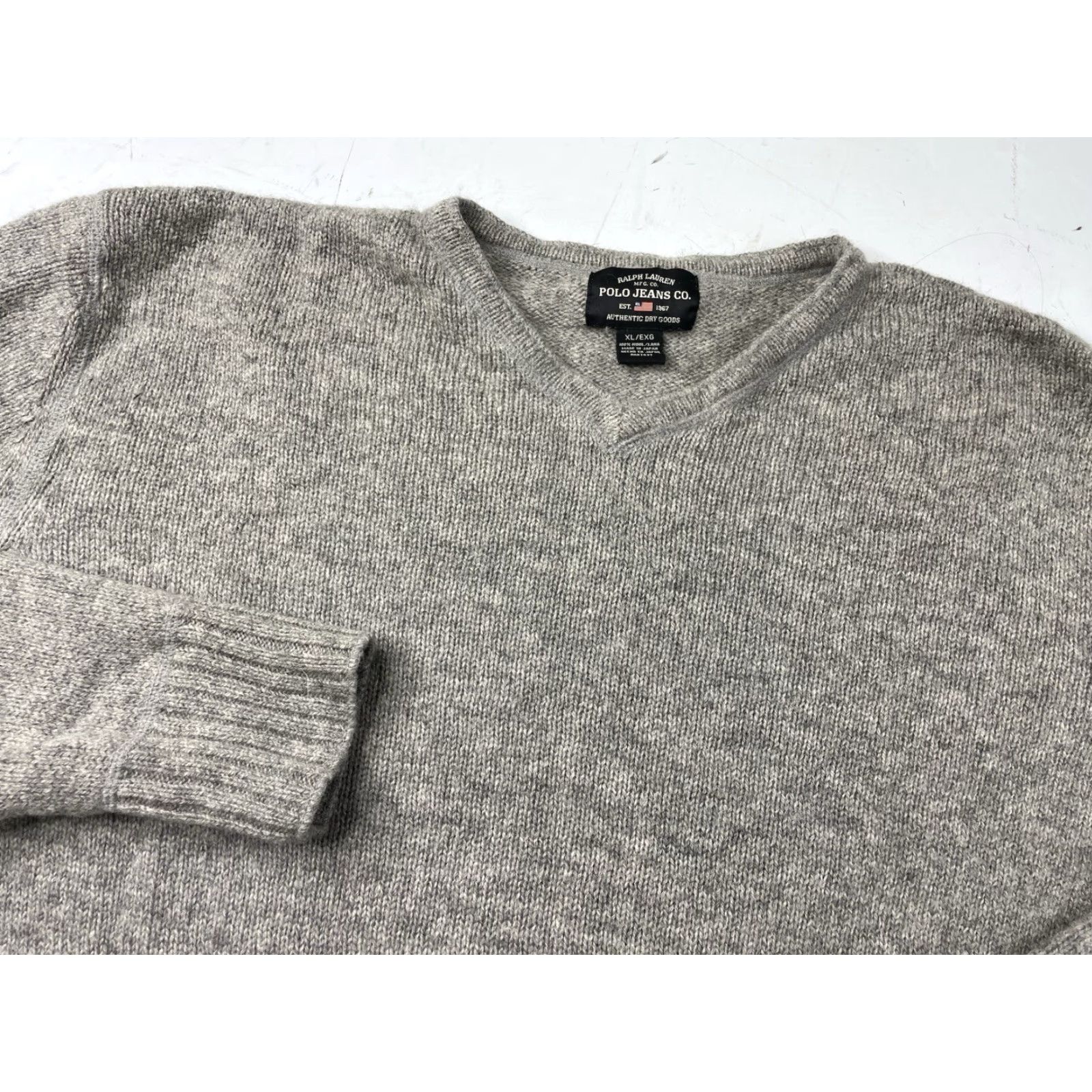Polo Ralph Lauren VINTAGE Polo Ralph Lauren Wool V-Neck Sweater Mens XL Gray Knit Made in Japan Size US XL / EU 56 / 4 - 2 Thumbnail