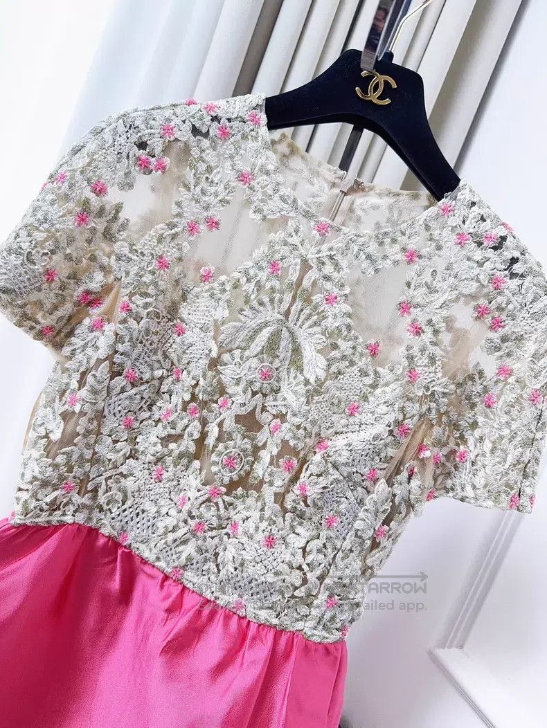 Valentino Valentino Floral nail beads, embroidered sequins, rose pin Size M / US 6-8 / IT 42-44 - 9 Thumbnail