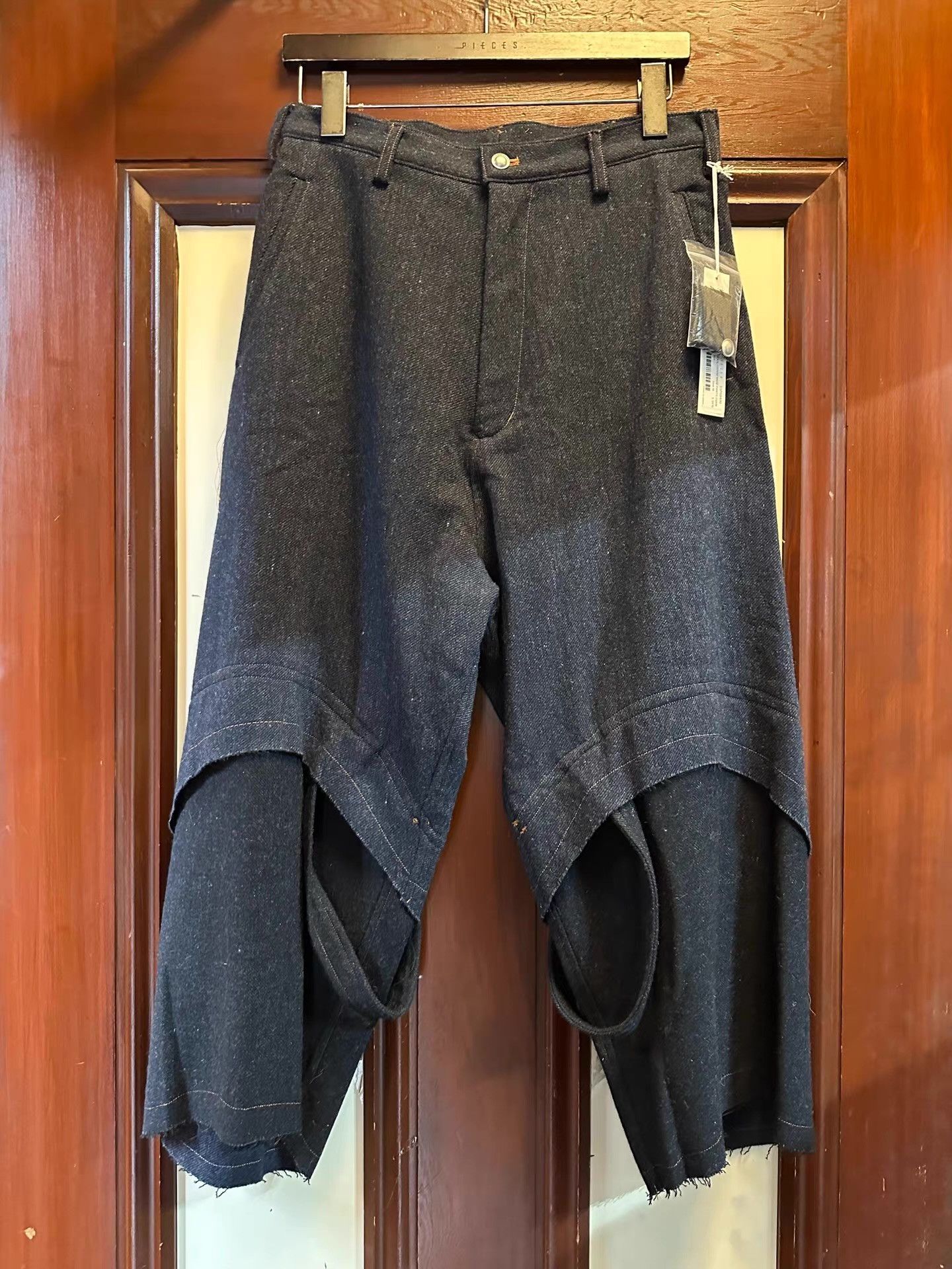 Sulvam SULVAM FW23 Men’s Navy Wool‑Denim Wide Cropped Pants Ｑ25 Size US 34 / EU 50 - 1 Thumbnail