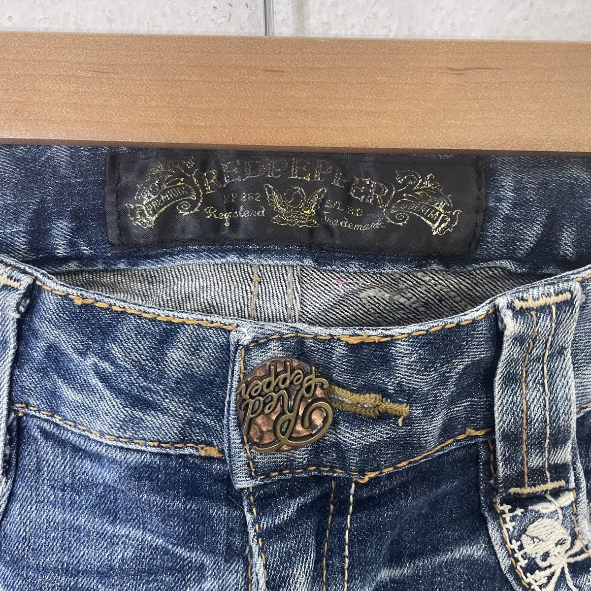 Japanese Brand Vintage Redpepper Distressed Skulls Denim Jeans Size 30" / US 8 / IT 44 - 5 Thumbnail