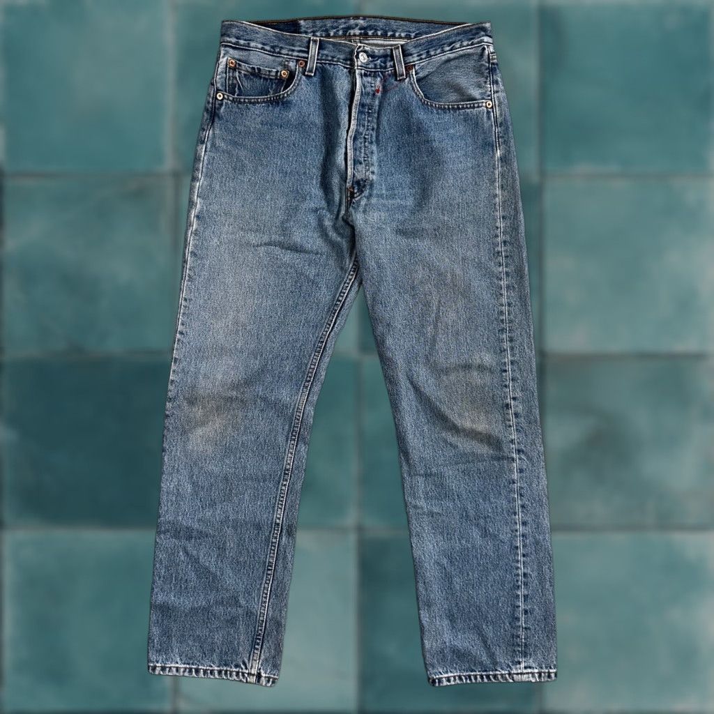 Levi's VINTAGE Levi's 501 Jeans Straight 90s USA Blue Light Wash 33x30 Mens Regular Size 501 Series US-Origin Adult Mens Jeans Size US 33 - 1 Thumbnail