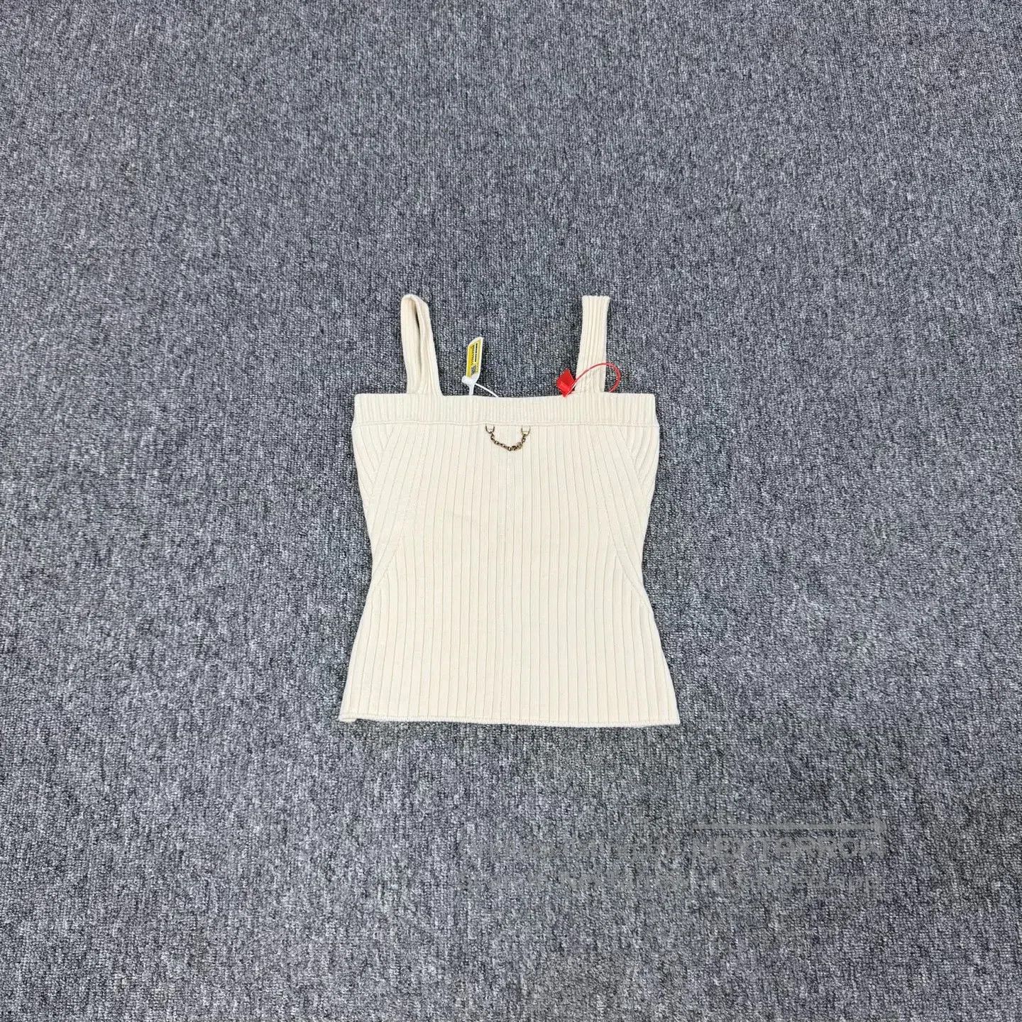 Louis Vuitton Louis Vuitton Wool and cashmere blend vest with strap desi Size XS / US 0-2 / IT 36-38 - 2 Thumbnail