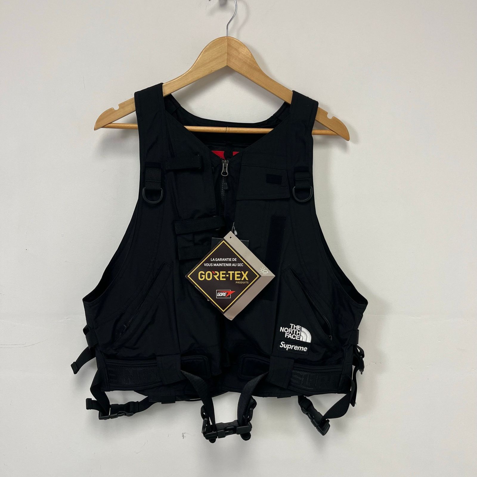 Supreme × The North Face Supreme the north face cargo vest black