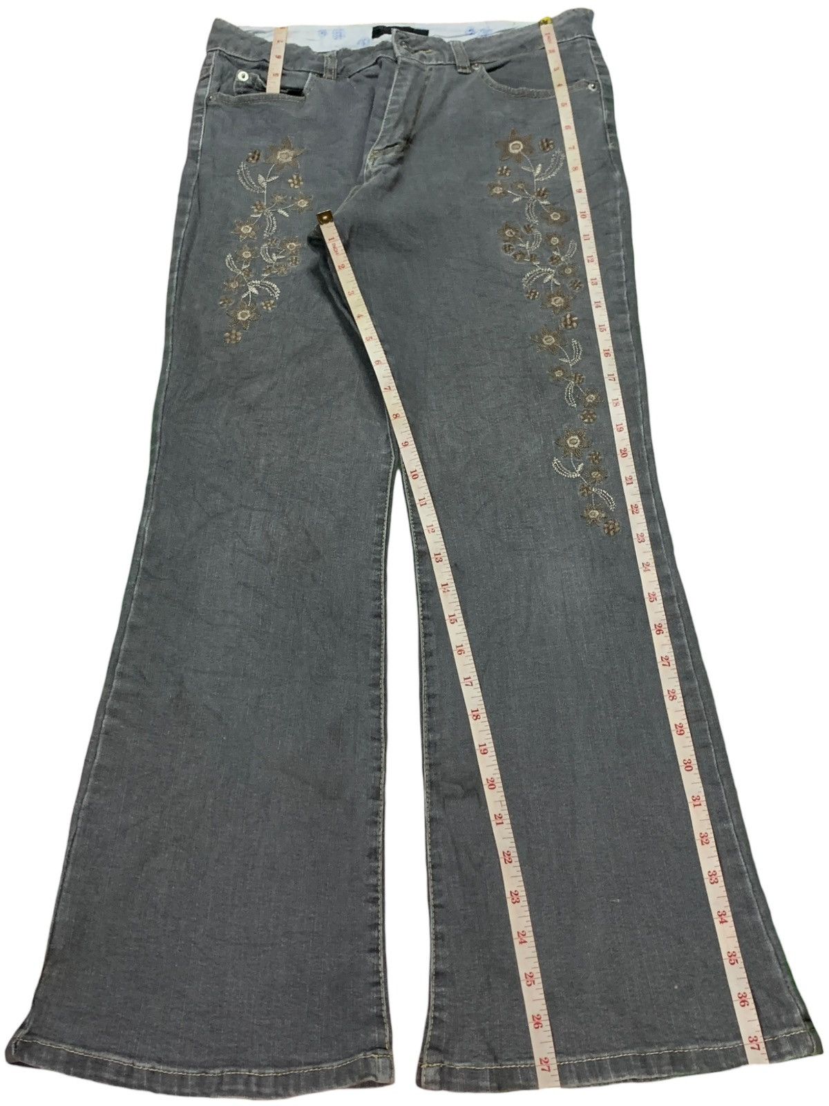 Japanese Brand SALES🔥Vintage Japanese Brand Floral Embroidery Flare Jeans Size 29" - 12 Thumbnail