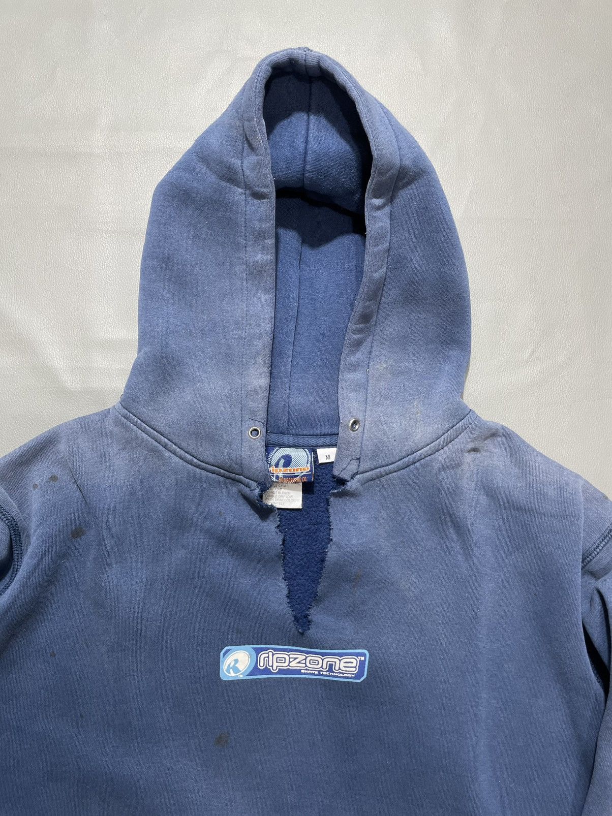 Vintage Rare Vintage Ripzone Skate Tech Distrssed Hoodie Size US M / EU 48-50 / 2 - 3 Thumbnail