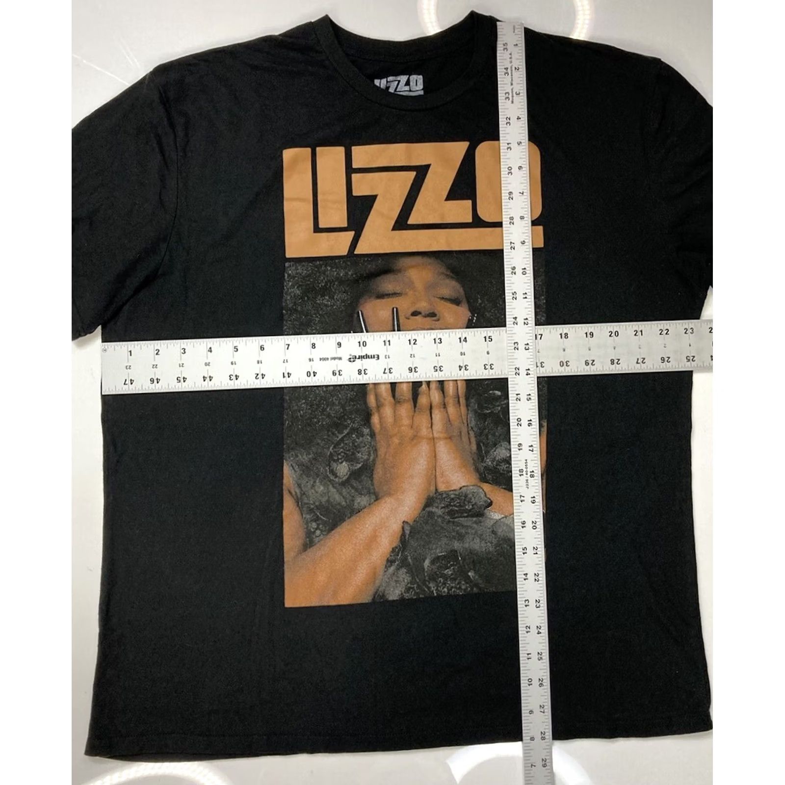 Rizzoli Lizzo Graphic T-shirt Men XL Black Short Sleeve Music Shirt XL Mens Black Graphic Print Crew Neck Casual T-Shirt Size US XL / EU 56 / 4 - 5 Thumbnail
