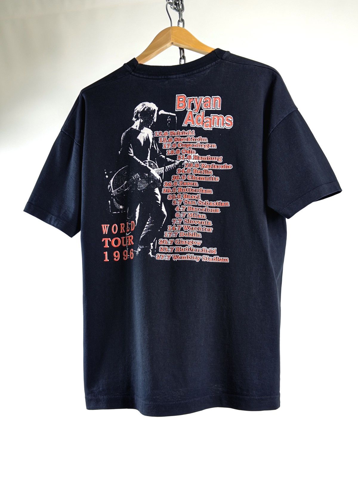 Band Tees 90s Vintage Bryan Adams World Tour 1996 Rock Tee T-Shirt Size US XL / EU 56 / 4 - 2 Thumbnail