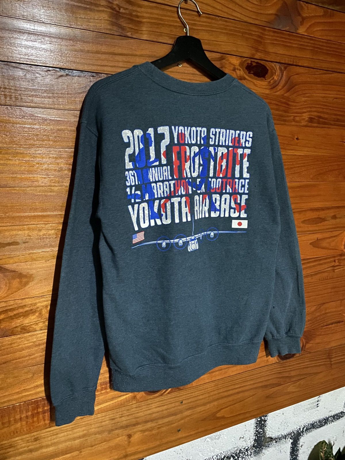 Vintage Yokota Striders Frostbite Run 2017 Sweatshirt – Gildan Heavy Size US S / EU 44-46 / 1 - 9 Thumbnail