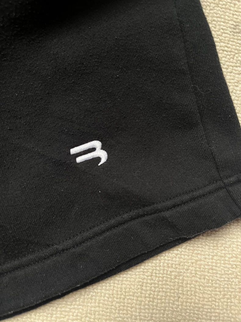 Other Balenciaga size M Embroidered Sleeve Leisure Shorts Size US 27 - 3 Thumbnail