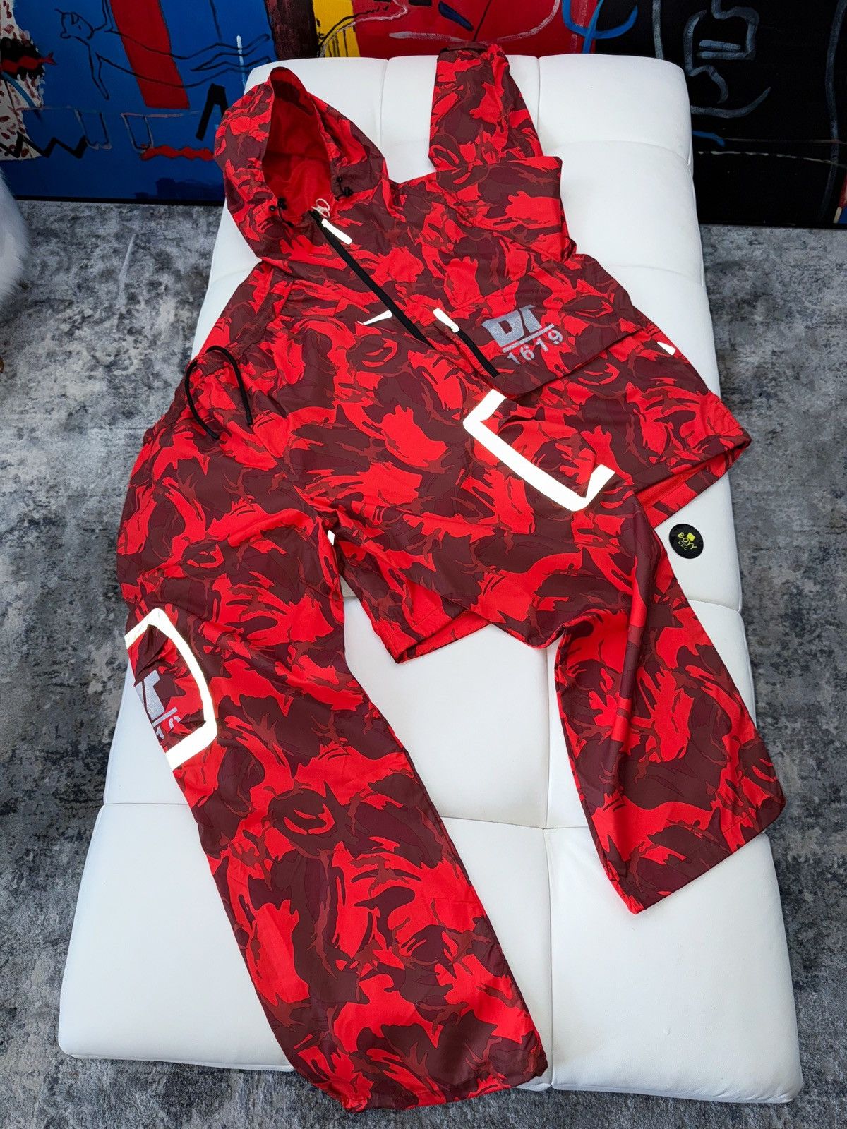 Windbreaker logo set
