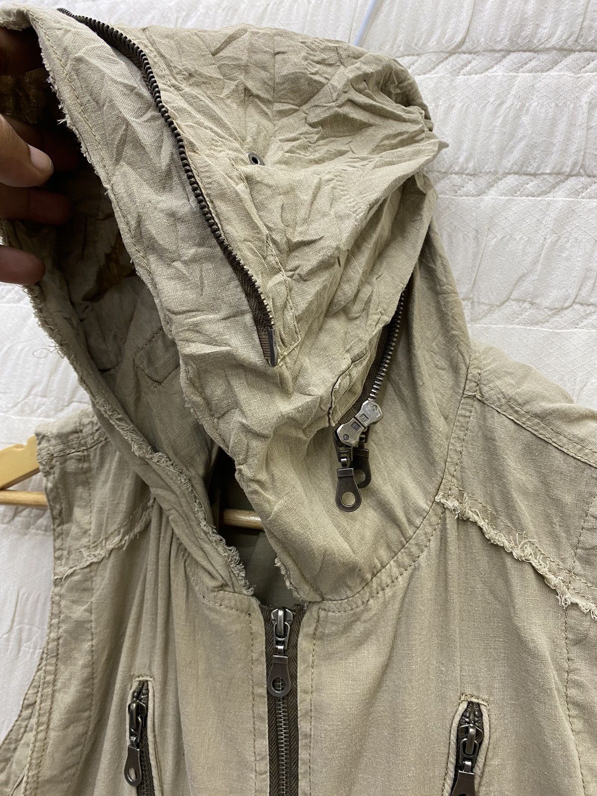In The Attic (O) IN THE ATTIC HYPE JACKET SLEEVELESS HOODIE Size US L / EU 52-54 / 3 - 4 Thumbnail