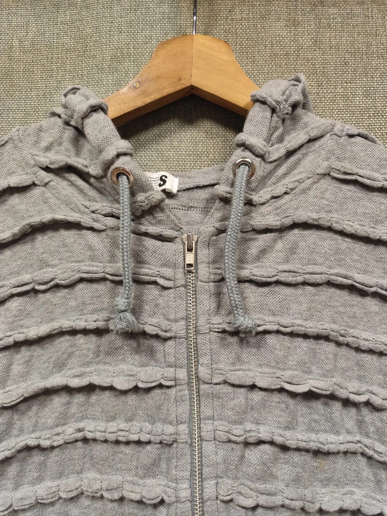 Issey Miyake Vintage 80s Issey Miyake Ruffled Short Sleeve Hoodie Size M / US 6-8 / IT 42-44 - 5 Thumbnail