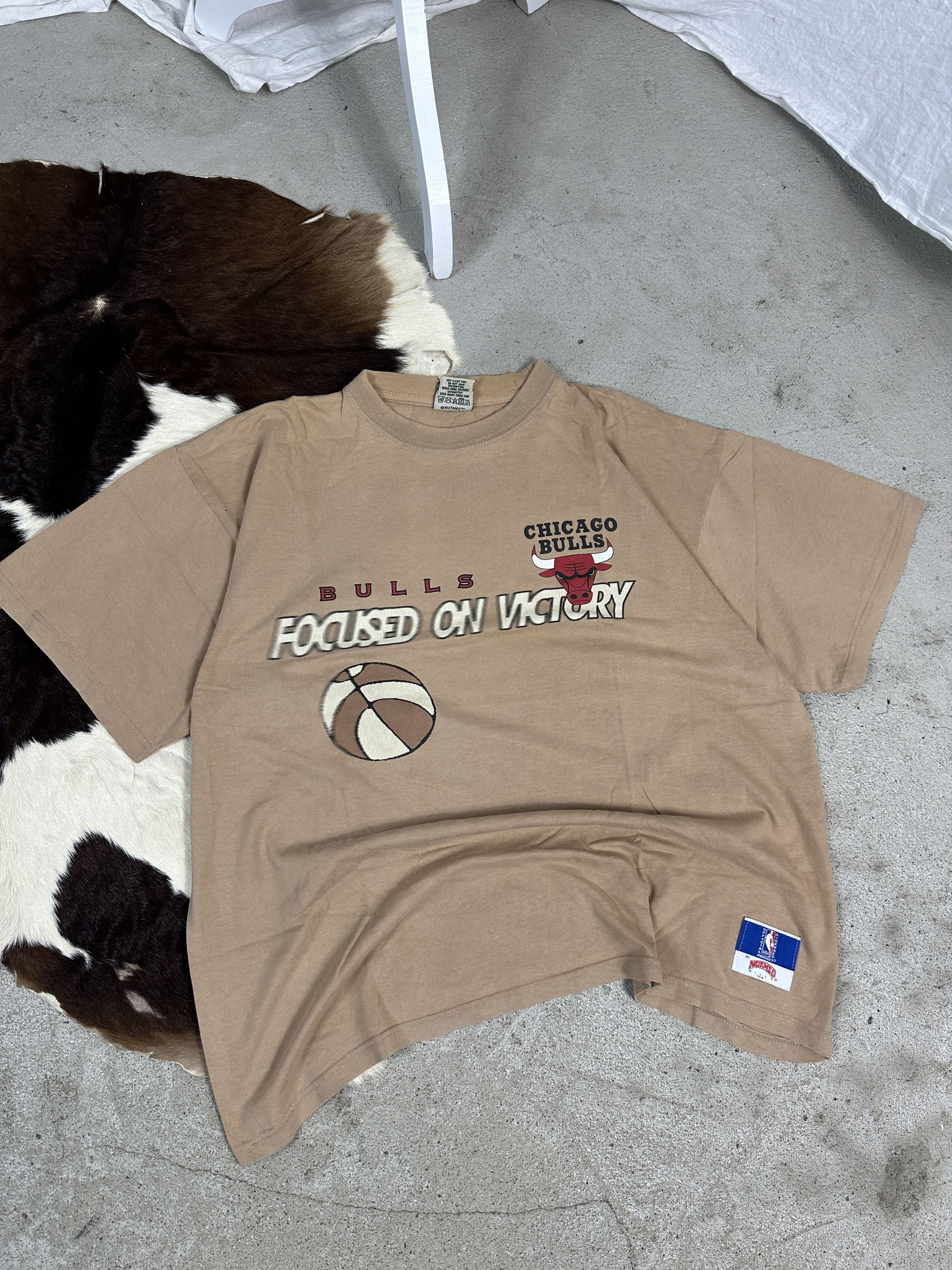Vintage Vintage Sportswear Oversize Chicago Bulls 90s T-shirt Size US XL / EU 56 / 4 - 1 Thumbnail