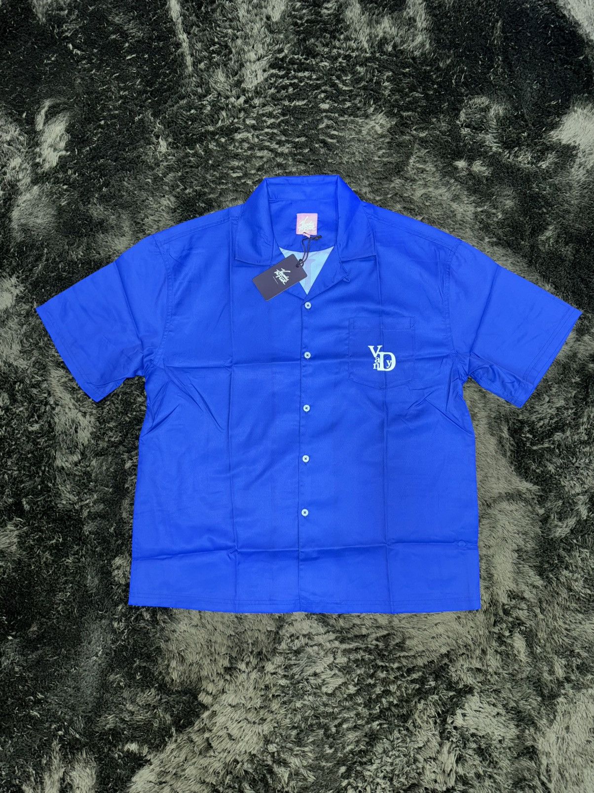 Designer × Vandy The Pink [M] vandy the pink floral printed poly half shirts blue Size US M / EU 48-50 / 2 - 3 Thumbnail