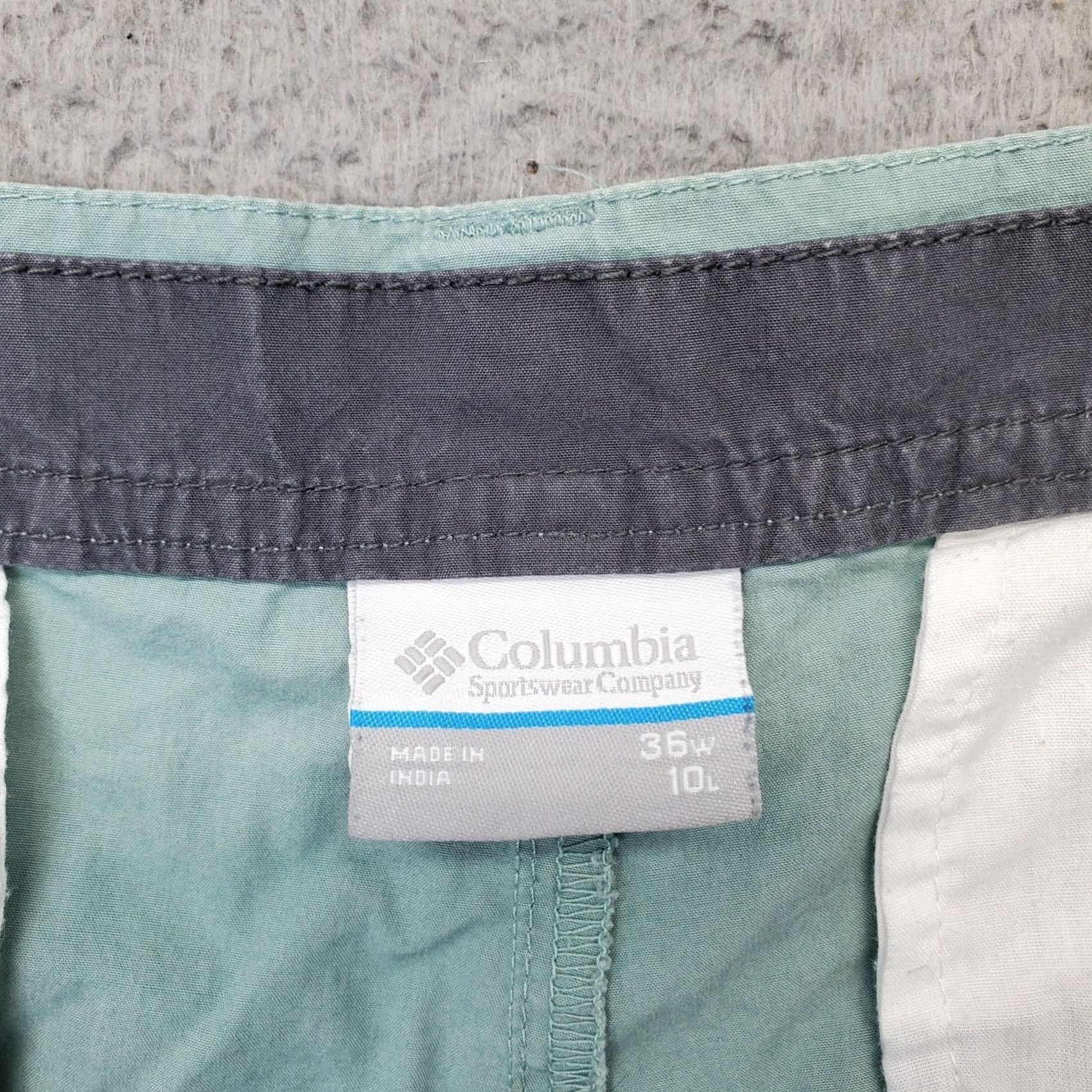 Vintage Columbia Mens Chino Shorts 36W Green Slash Pockets Mid Waist Casual Sportswear Shirt/Shorts Footwear? Size US 36 / EU 52 - 6 Thumbnail