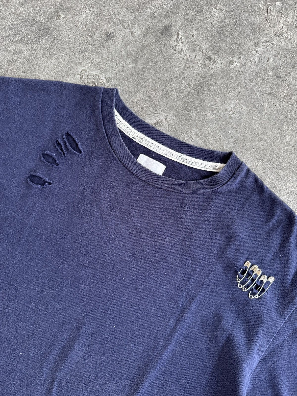 Number (N)ine Number (N)ine Distressed Tshirt Size US XL / EU 56 / 4 - 7 Thumbnail
