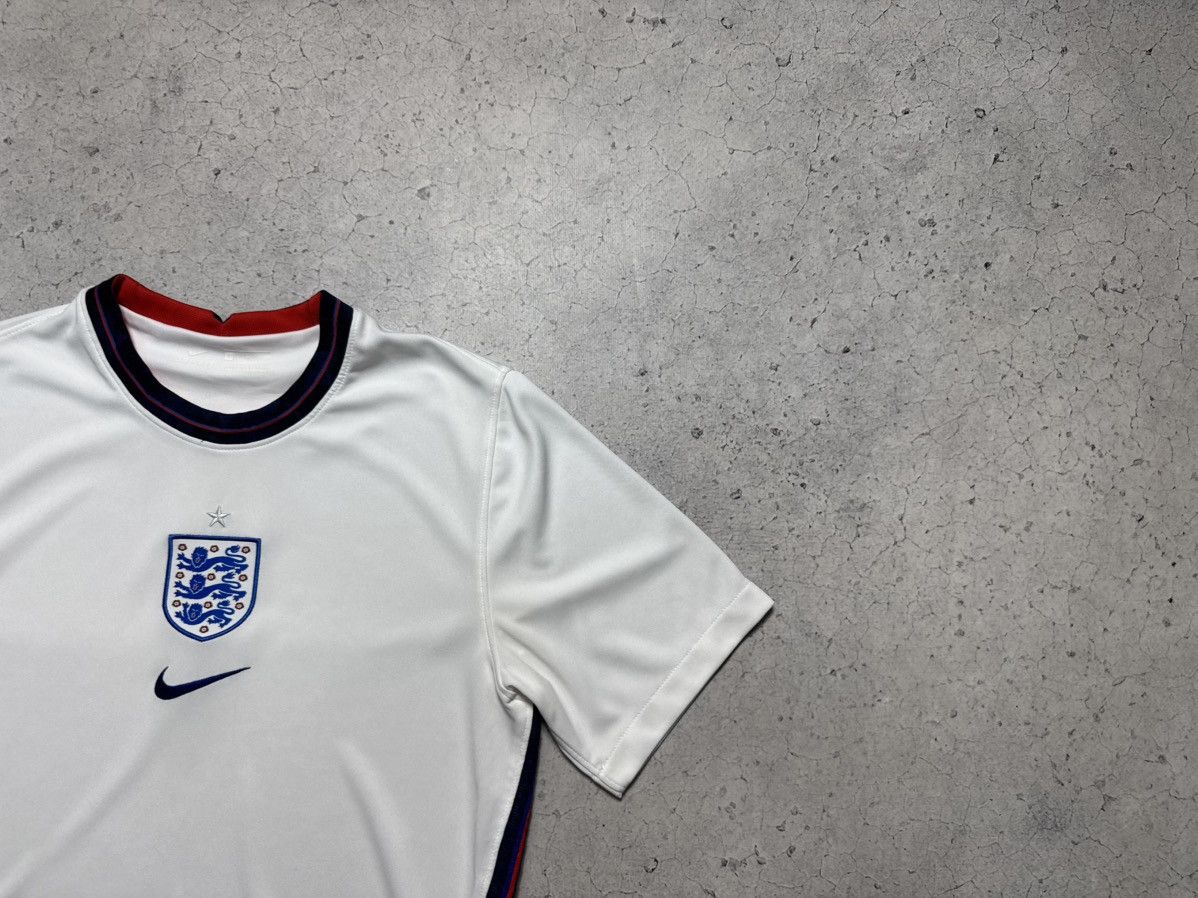 Nike Nike England Football Team Vintage Soccer Jersey Size US S / EU 44-46 / 1 - 4 Thumbnail