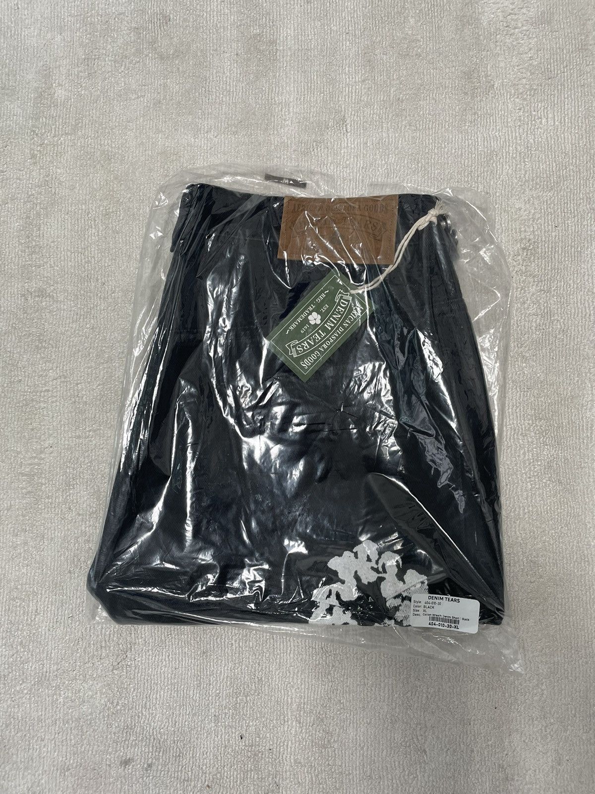 DENIM TEARS Denim Tears - The Cotton Wreath Jean Short Black Size US 36 / EU 52 - 3 Thumbnail