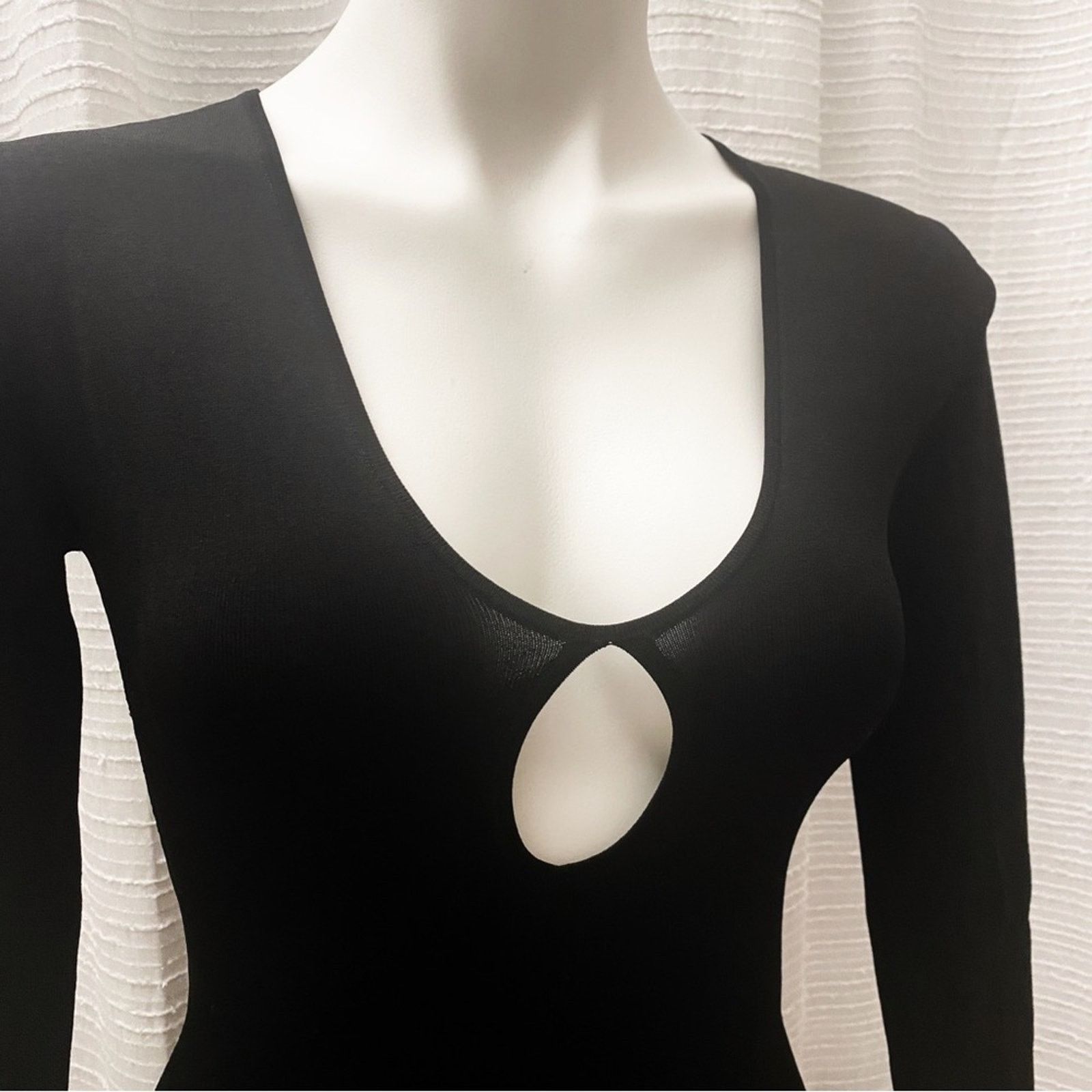 Aritzia Wilfred Artizia Dress sz XS Little Black Dress Long Sleeves Size XS / US 0-2 / IT 36-38 - 5 Thumbnail