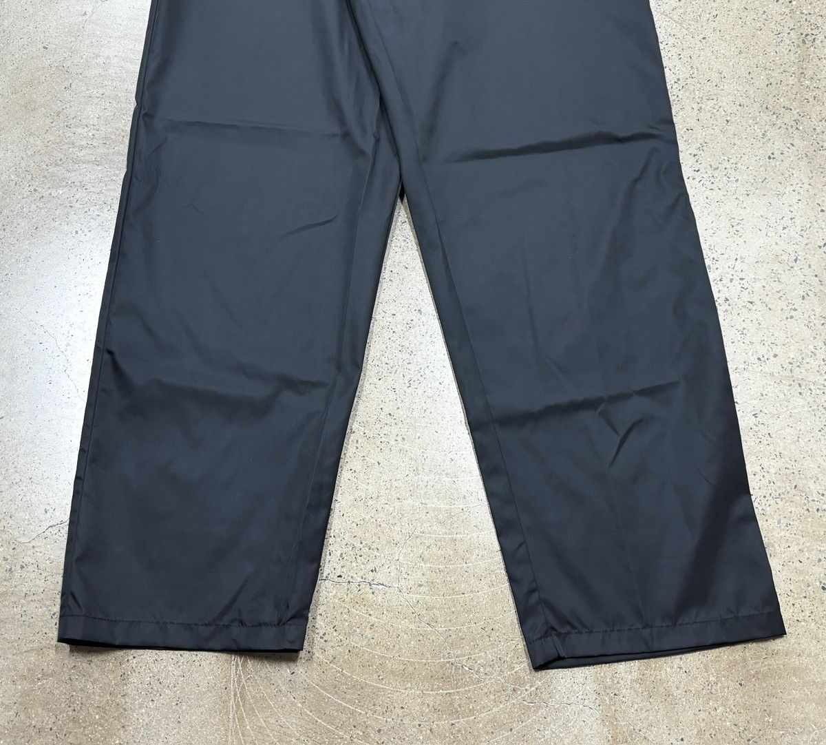 Prada PRADA Logo Trousers in Re-Nylon Pants Size US 38 / EU 54 - 10 Thumbnail