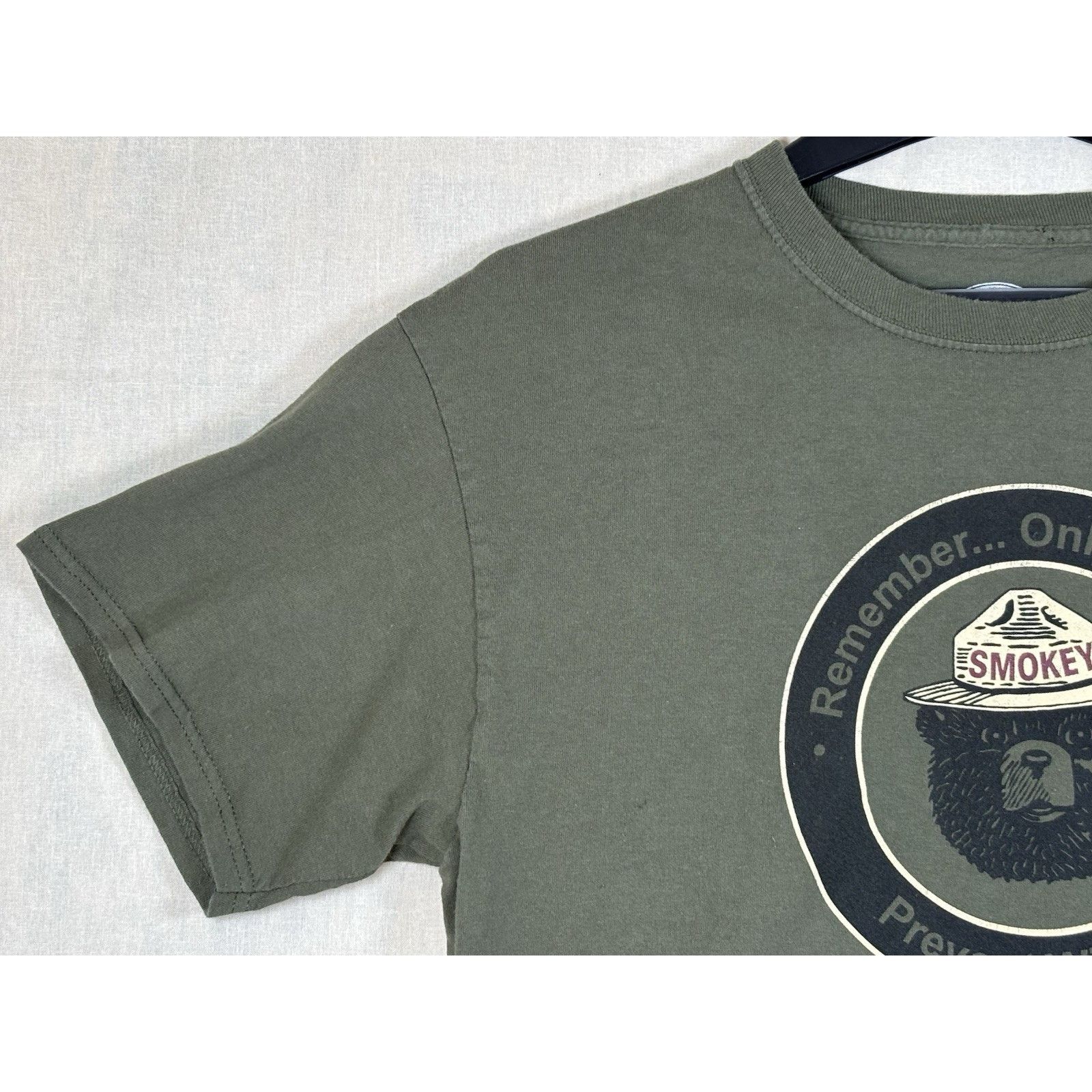 The Unbranded Brand Smokey The Bear Prevent Forest Wildfire Cropped T-Shirt LG Size US L / EU 52-54 / 3 - 8 Thumbnail