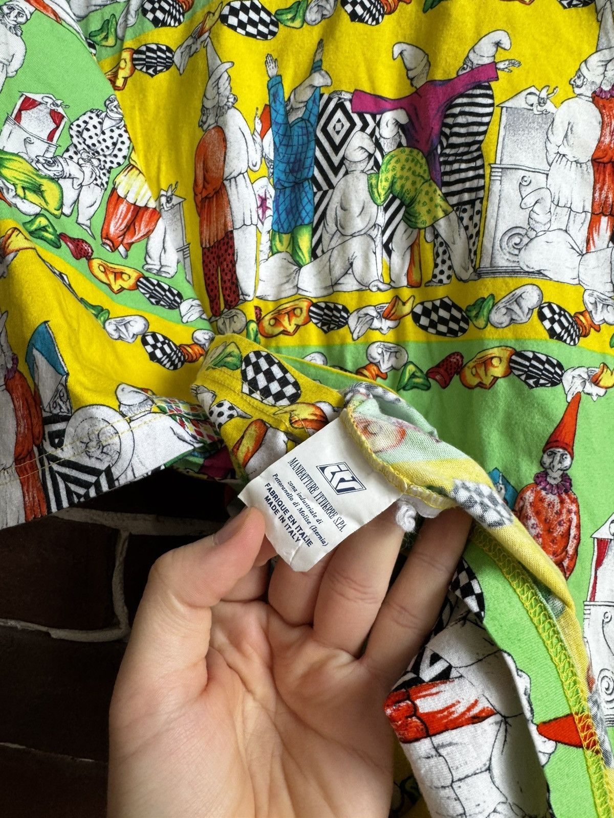 Versace Rare Vintage 90s Versace Circus Garden Archive tee designer Size US L / EU 52-54 / 3 - 7 Thumbnail