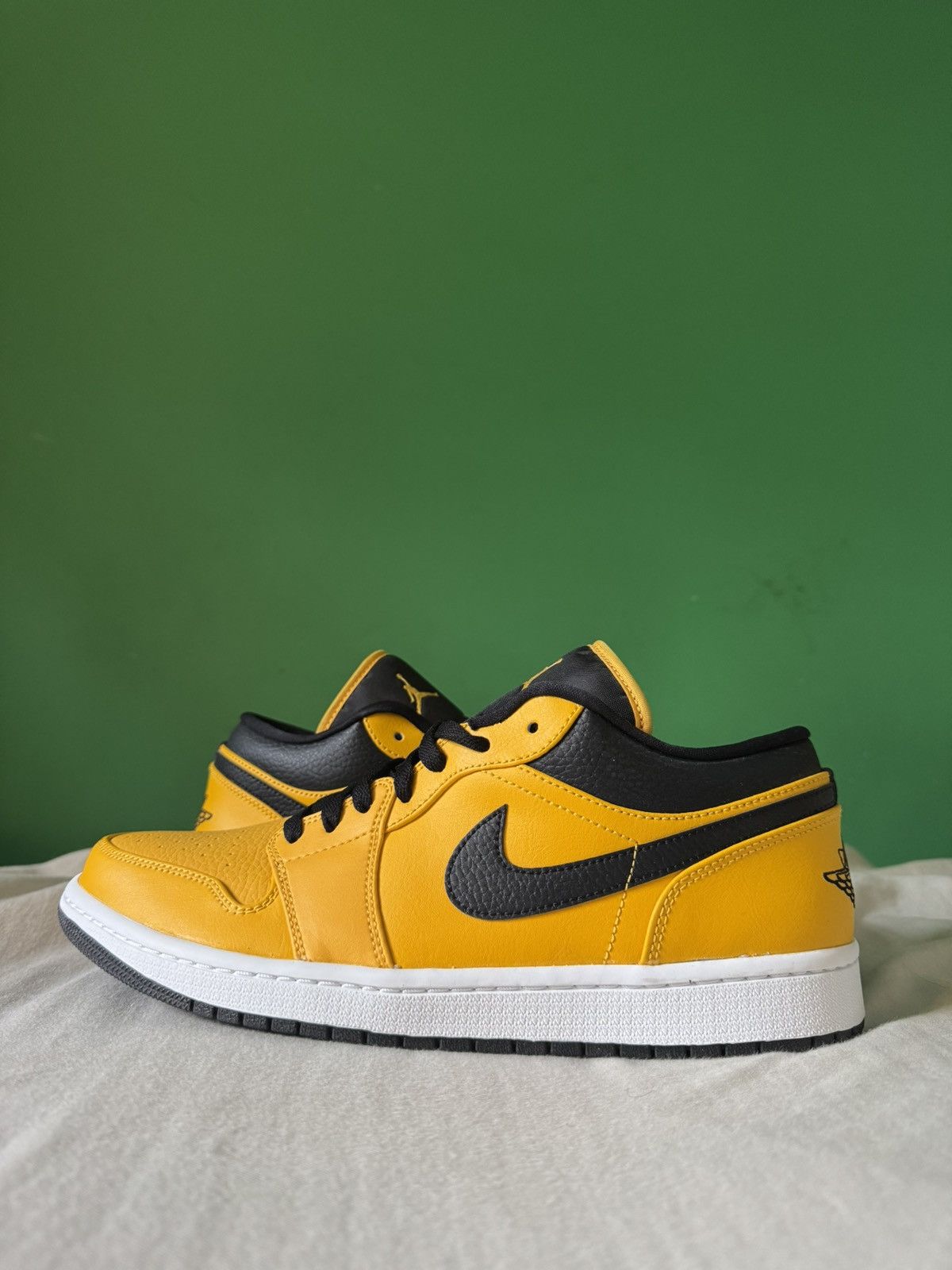 Jordan Brand Jordan 1 low university gold 2021 Size US 11 / EU 44 - 1 Thumbnail