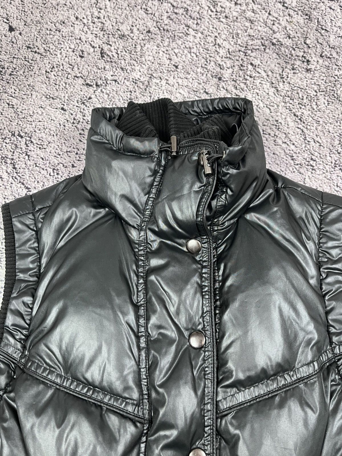 Japanese Brand Vintage Y2K Black Puffer Vest with High Neck Size XS / US 0-2 / IT 36-38 - 4 Thumbnail
