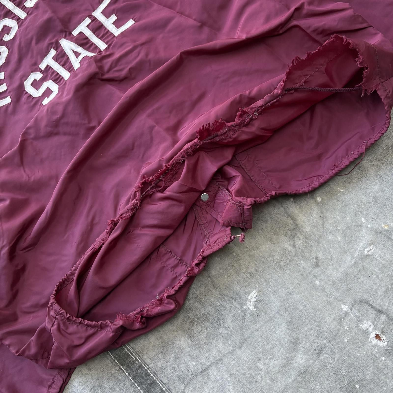 Vintage Vintage 70s King Louie Mississippi State Bulldog Windbreaker Size US XL / EU 56 / 4 - 7 Thumbnail