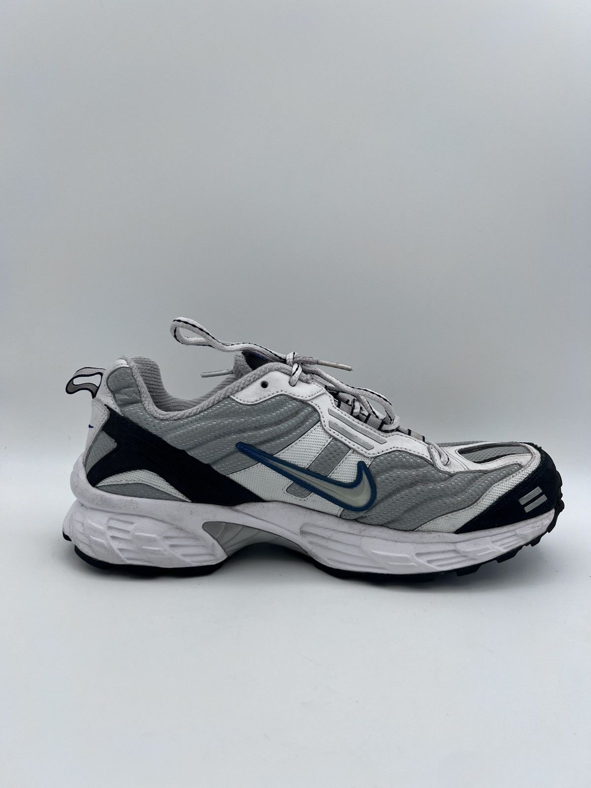 Nike NICE 2007 Nike Air Copious Shoes Mens US10 White Gray Size US 10 / EU 43 - 8 Thumbnail