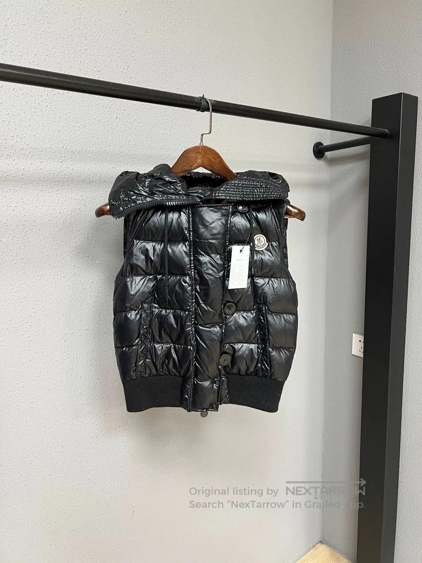 Moncler sleek black puffer vest with hood. Size US XXS / EU 40 - 1 Thumbnail