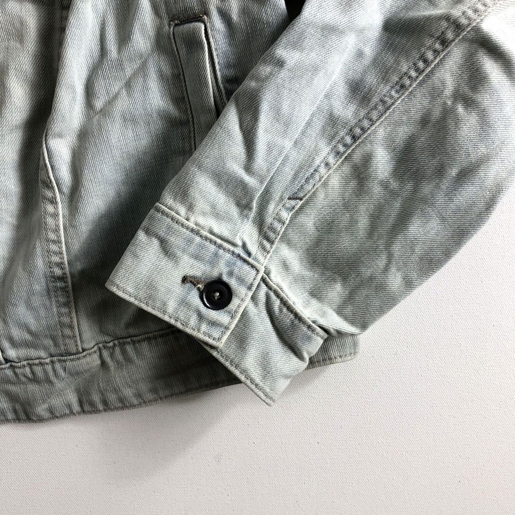 Denime VINTAGE J. C. Penney Denim Trucker Jacket Light Wash Womens 3X Blue Short Sleeve Button-Down Jean Jacket Womens Mens? Size XXL / US 16-18 / IT 52-54 - 4 Thumbnail