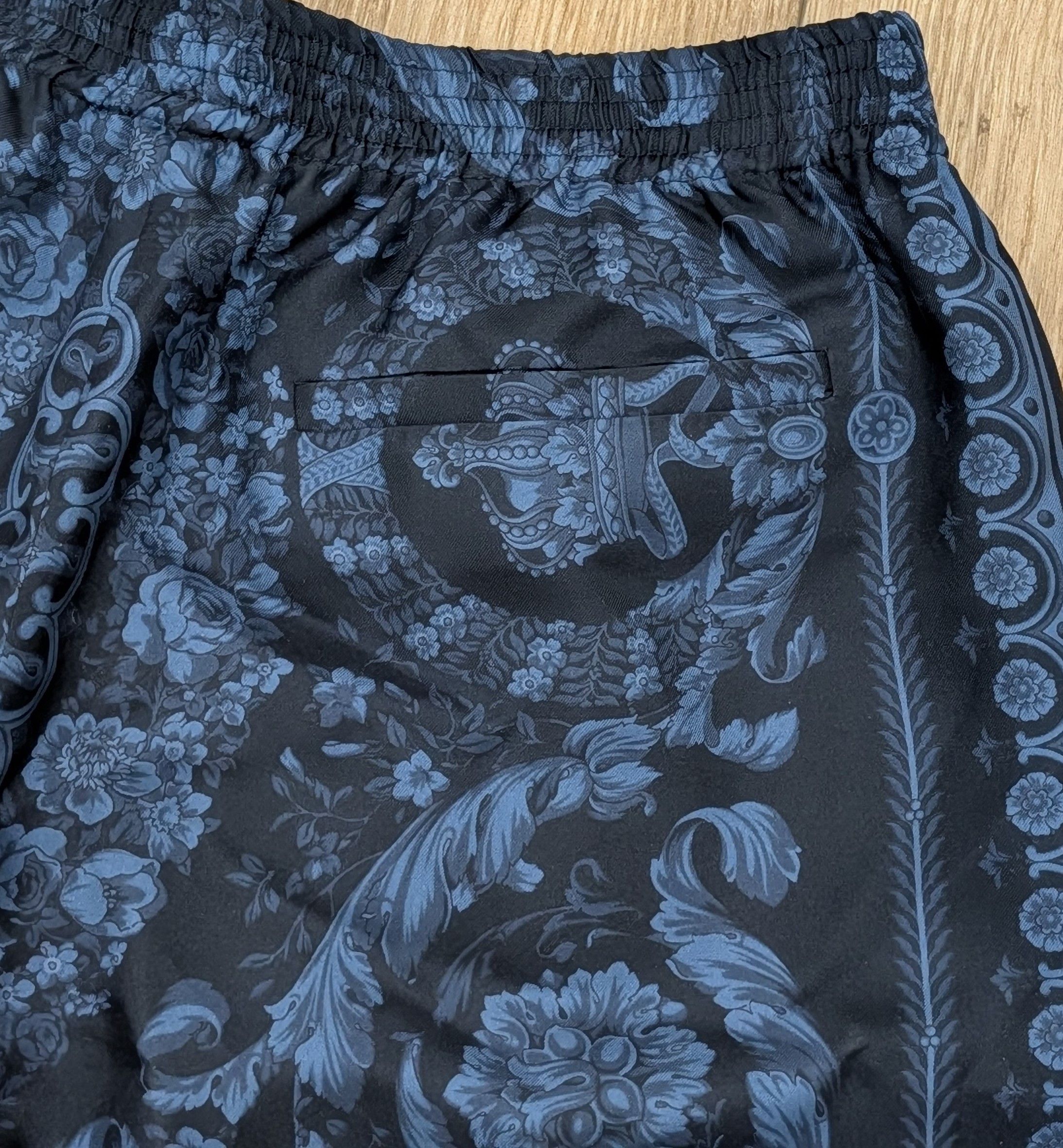 Versace Versace Barocco Silk Shorts Navy/Blue 52 US 36 Size US 36 / EU 52 - 4 Thumbnail