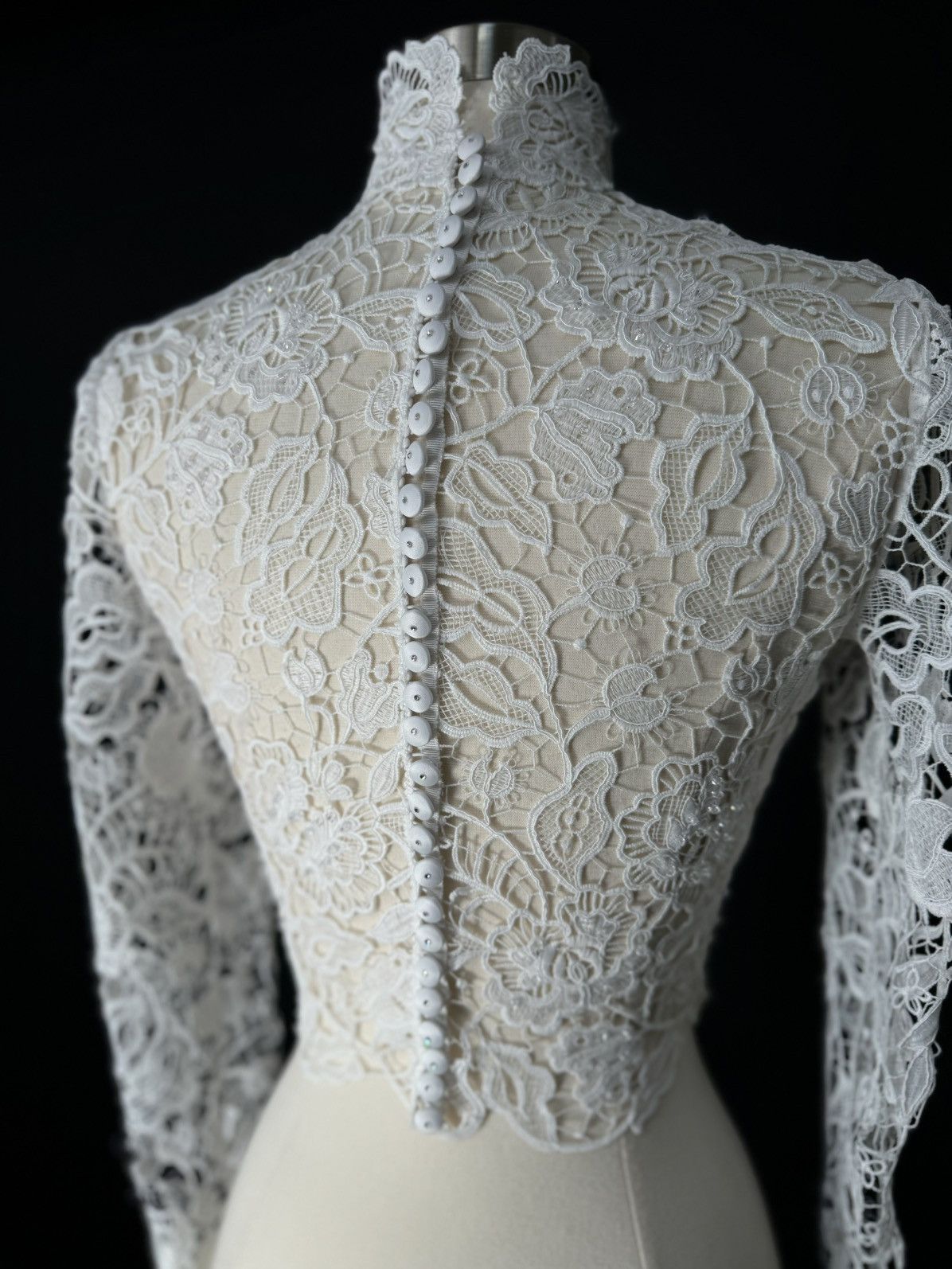 Other Preloved US 0 Guipure Lace Anna Augusta Bridal Cape Size XS / US 0-2 / IT 36-38 - 6 Thumbnail