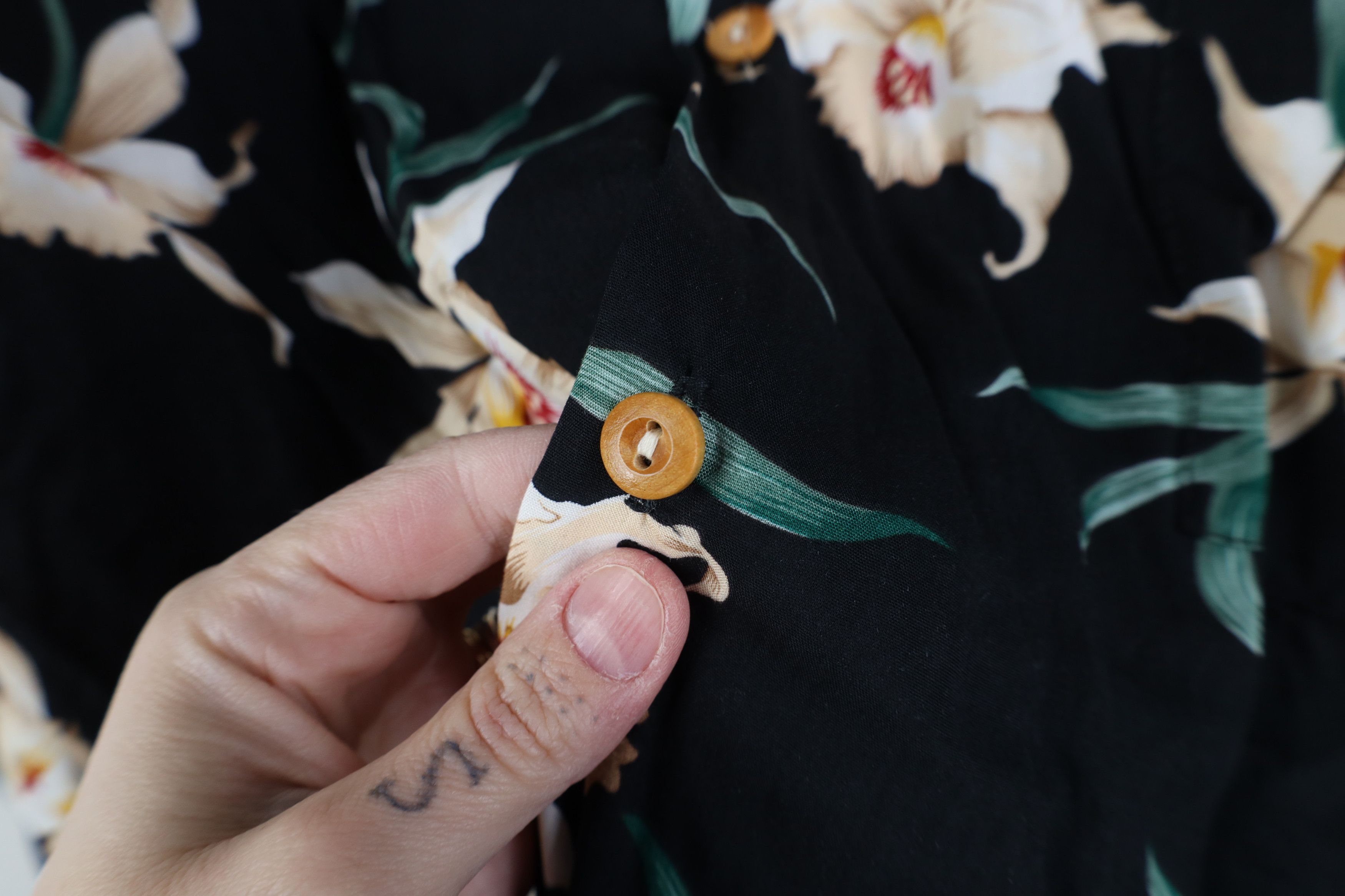 Vintage NOS Vintage 90s Streetwear Flower Hawaiian Button Shirt USA Size US XL / EU 56 / 4 - 6 Thumbnail