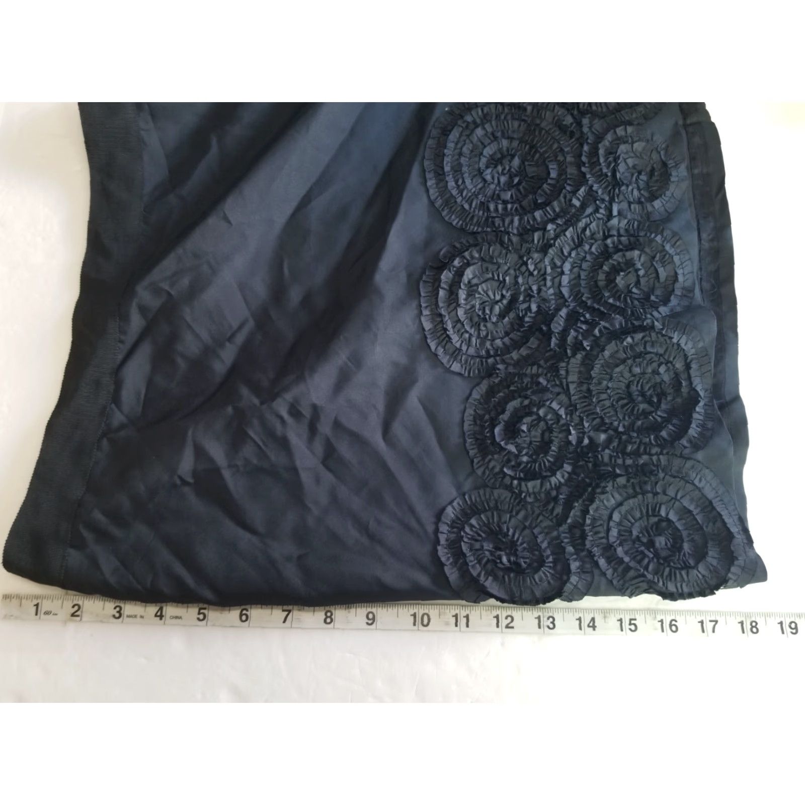 Banana Republic Banana Republic Skirt A-Line Women's Silk Pull On Short Black 2 Floral Embroidered Elastic Waist NWT Size 26" / US 2 / IT 38 - 4 Thumbnail