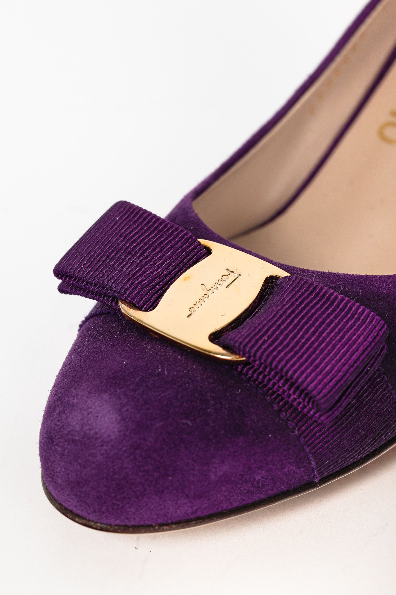 Salvatore Ferragamo Salvatore Ferragamo Purple Suede Vara-Bow Pumps Size US 8 / IT 38 - 7 Thumbnail