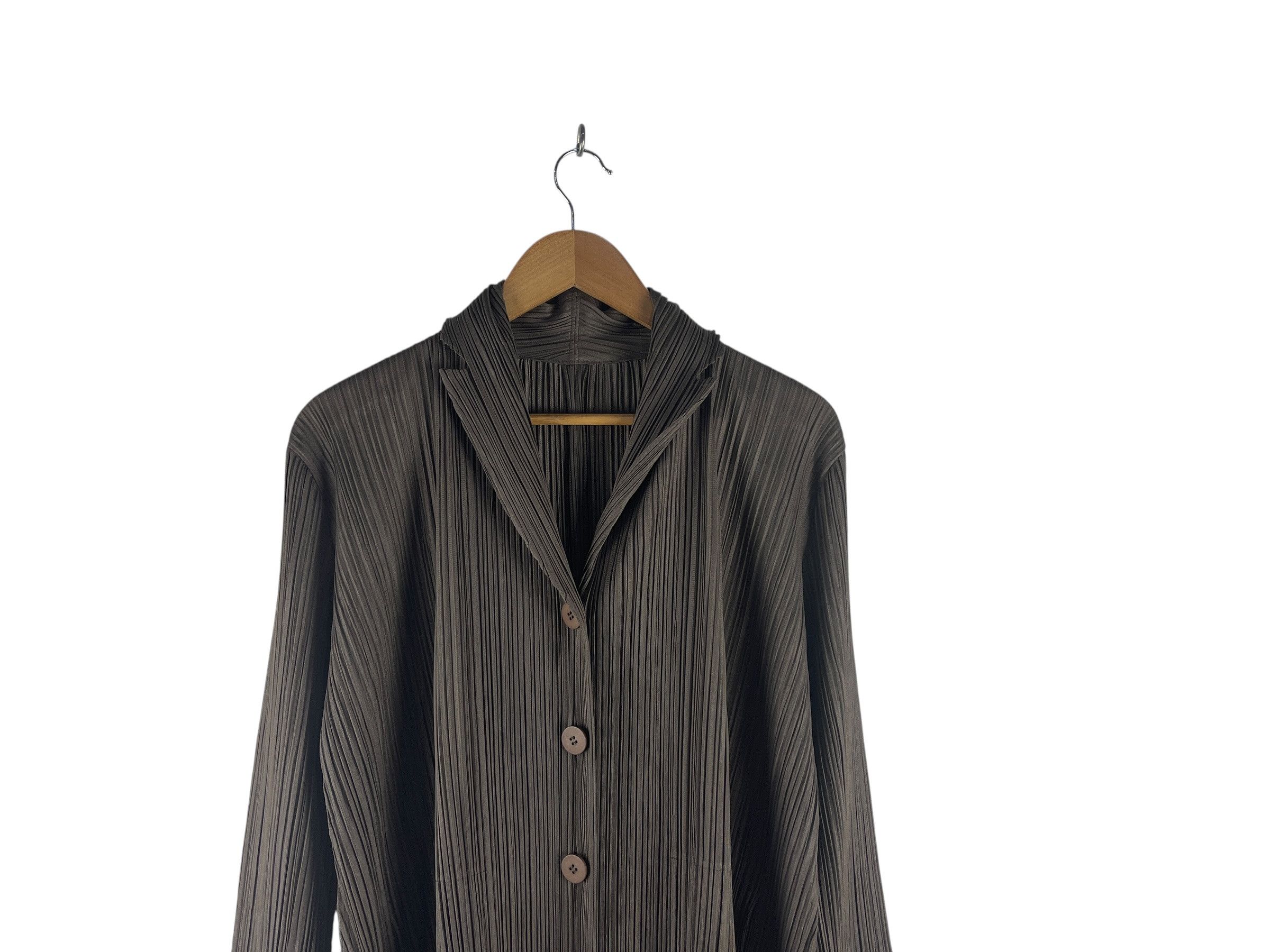 Pleats Please Issey Miyake Pleats Please Issey Miyake Button Front Pleated Cardigan Size US L / EU 52-54 / 3 - 9 Thumbnail