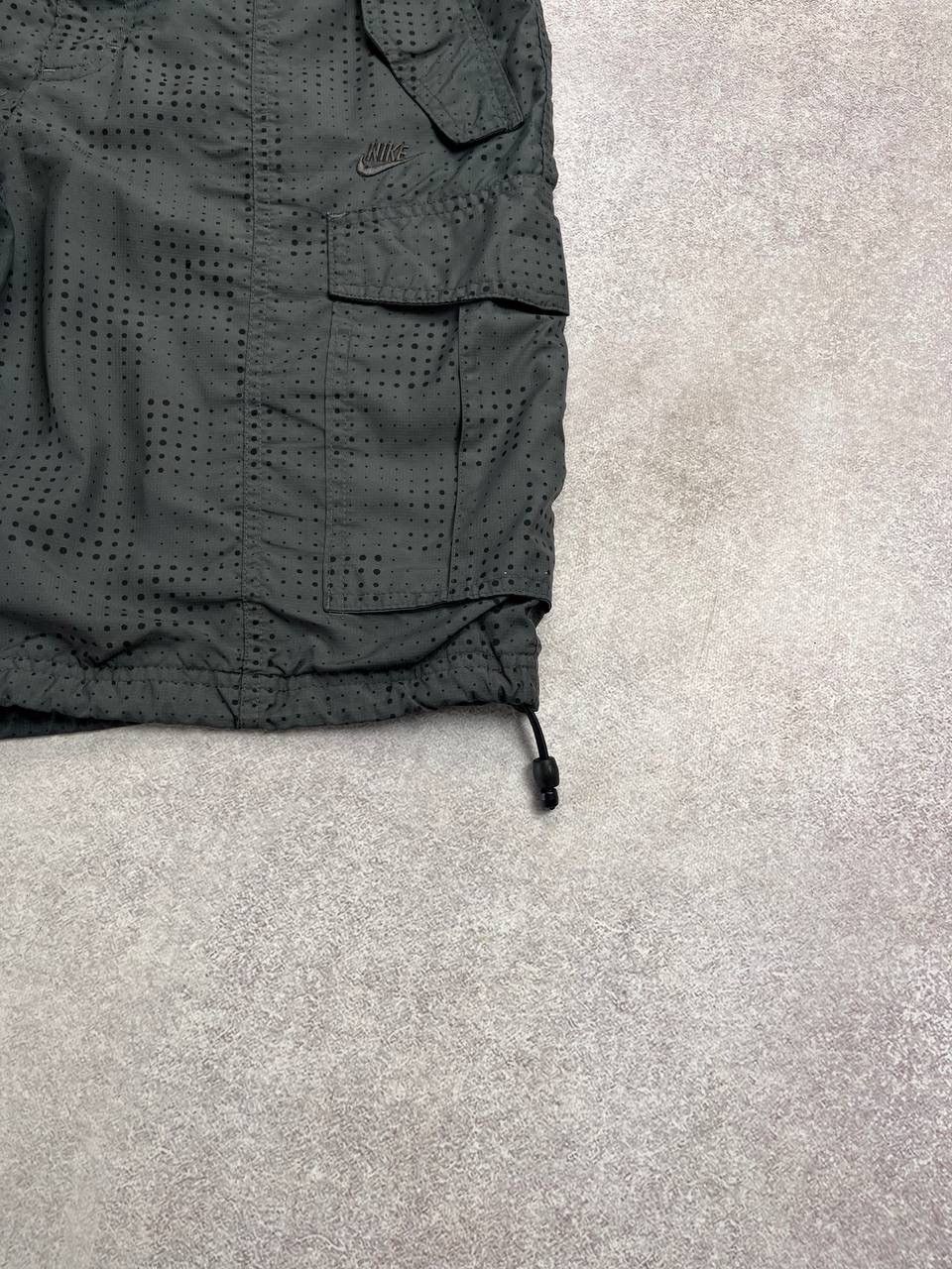 Nike × Vintage Vintage Nike Cargo Nylon Shorts Y2K Jorts M Size US 32 / EU 48 - 3 Thumbnail
