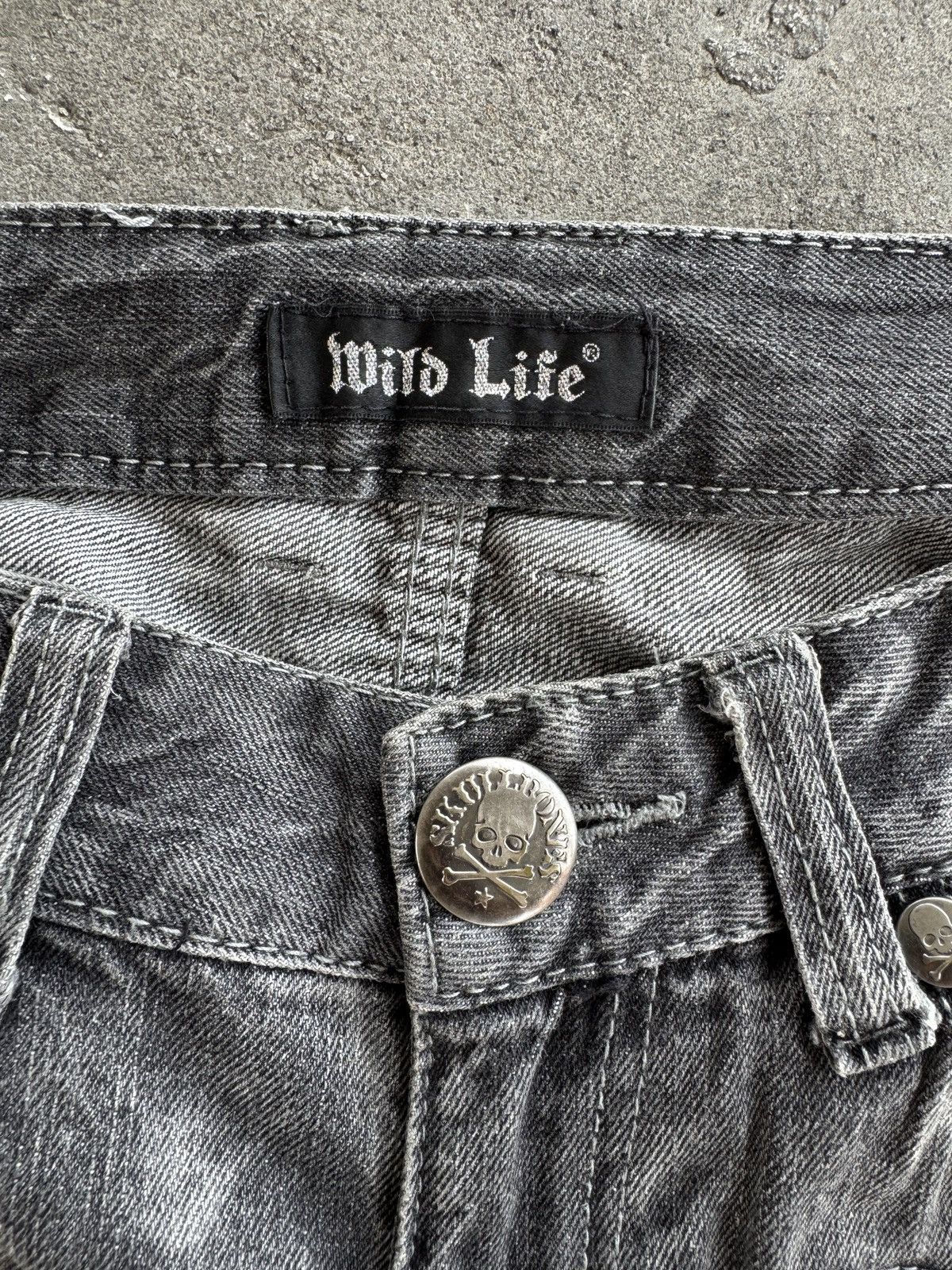 Japanese Brand Wild Life Poem Faded Denim Distressed Baggy Jeans Size US 31 - 3 Thumbnail