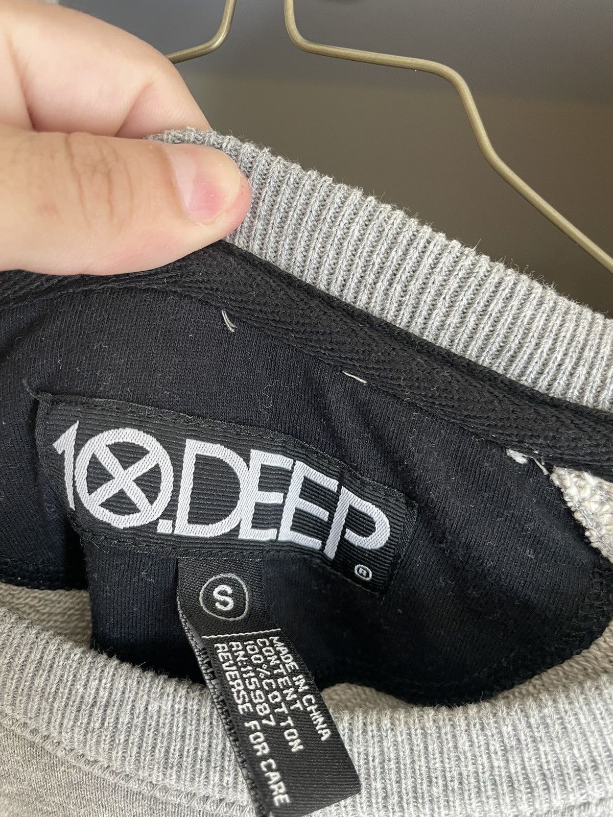 10 Deep 10 deep vintage gray sweater crewneck size small Size US S / EU 44-46 / 1 - 5 Thumbnail