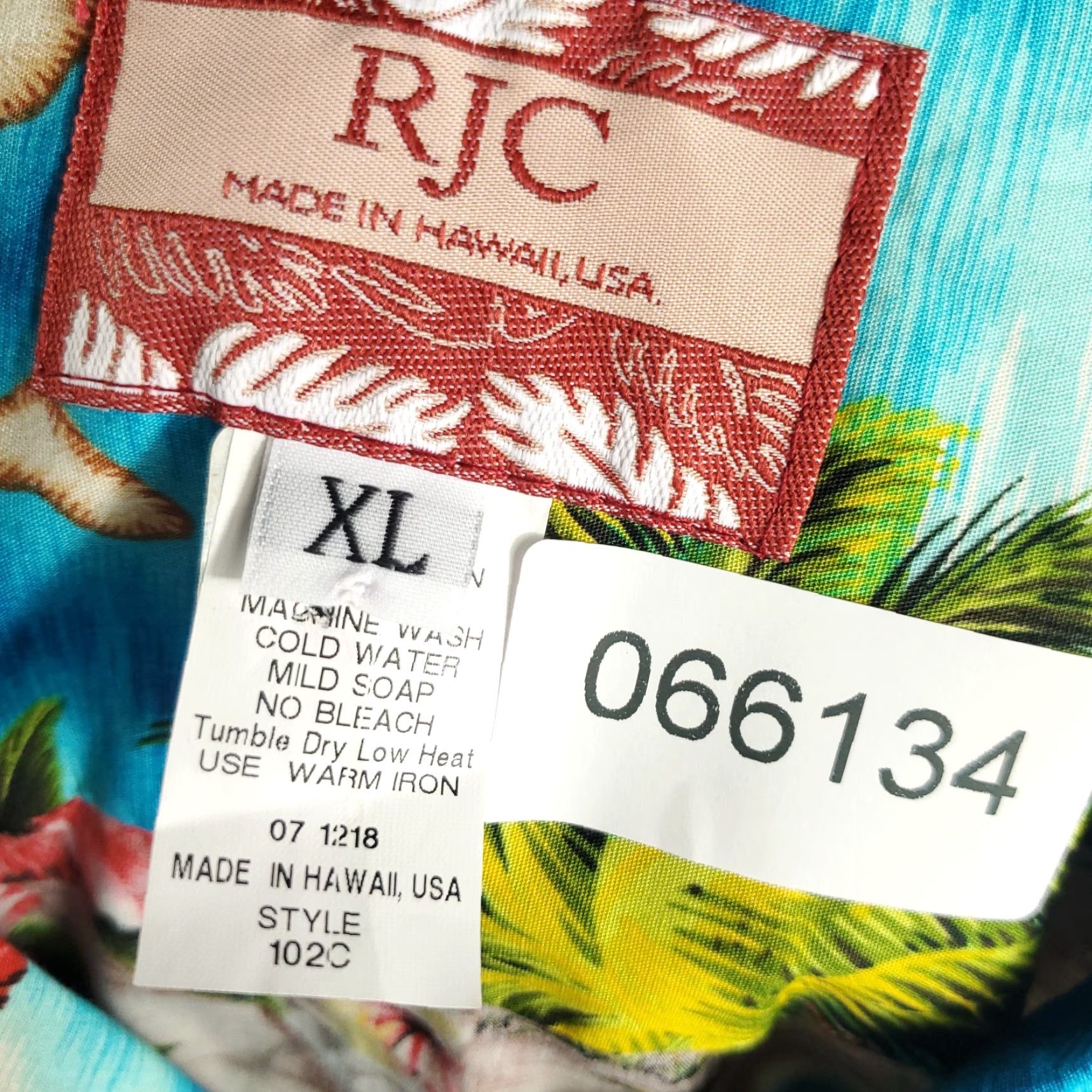 Vintage RJC Shirt Mens XL Blue Tropical Hawaiian Button Up Short Sleeve, Shirt, Button-Up, RJC, Blue, Tropical, Hawaii, Short Sleeve, Men's, XL Size US XL / EU 56 / 4 - 6 Thumbnail