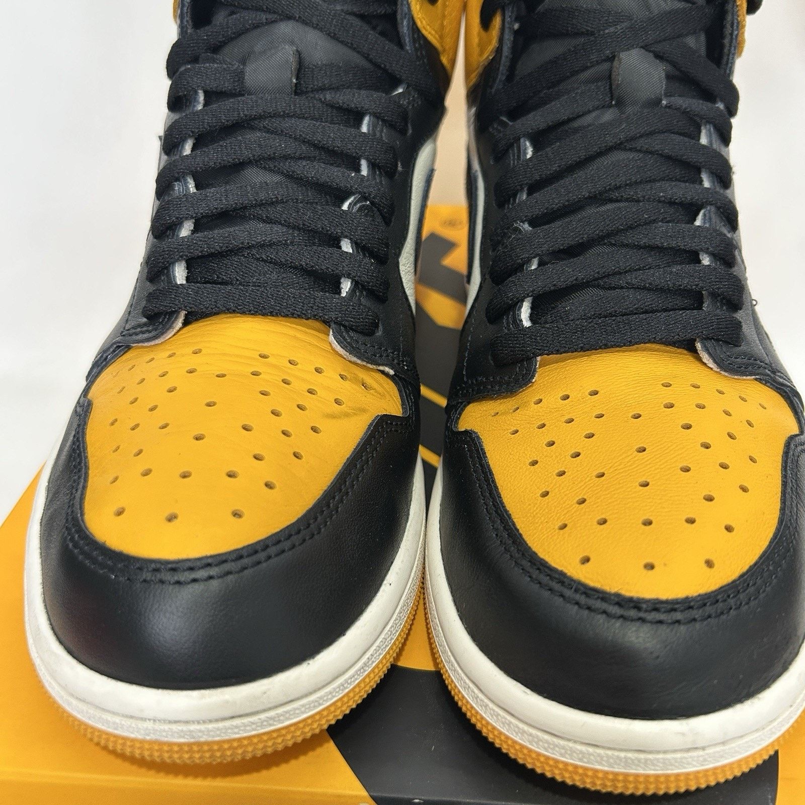 Jordan Brand Nike Air Jordan 1 Retro High OG “Yellow Toe/Taxi” Size US 11 / EU 44 - 8 Thumbnail