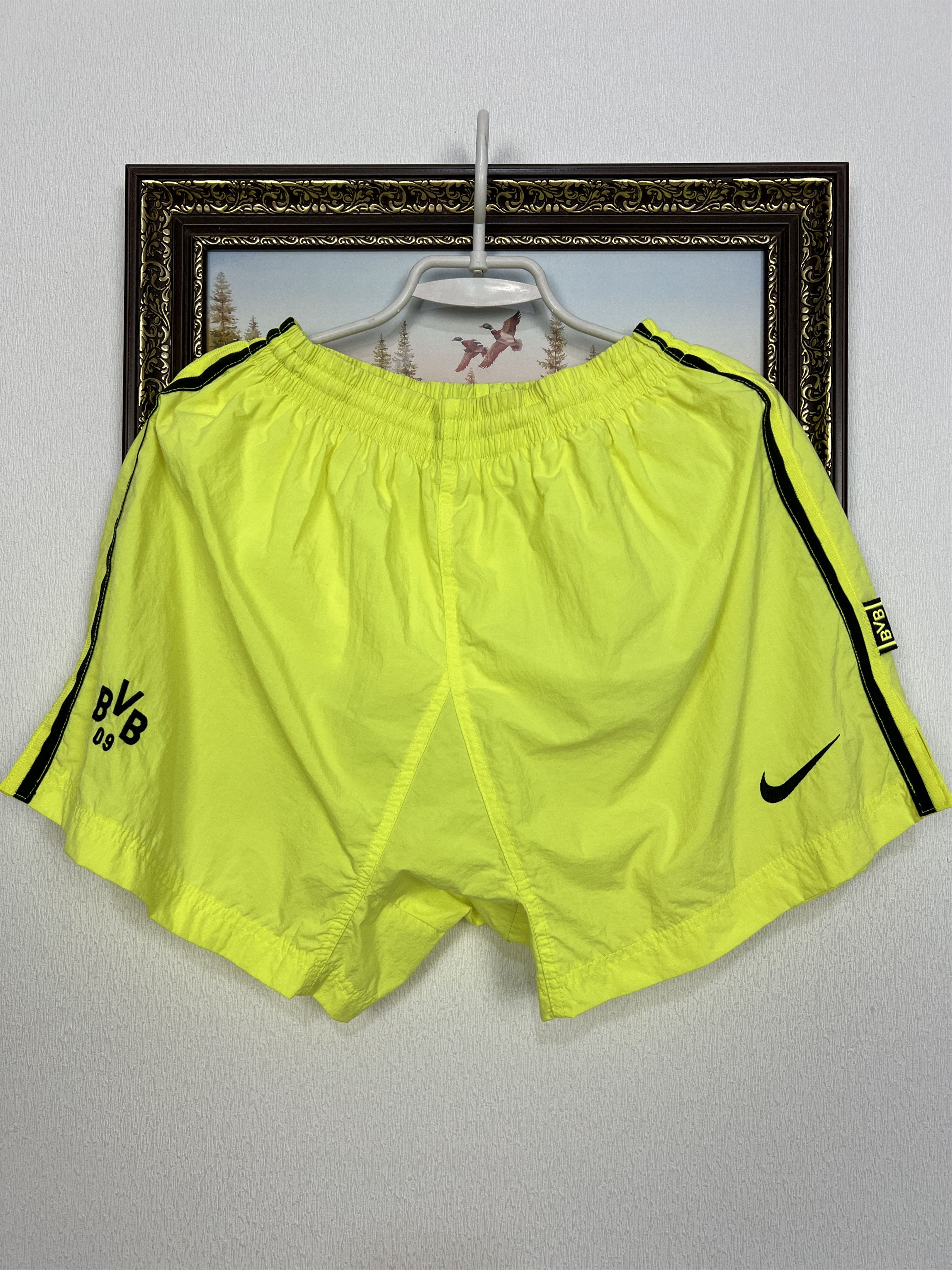 Nike Vintage 90's Nike Borussia Dortmund Football Shorts Soccer Size US 34 / EU 50 - 1 Thumbnail