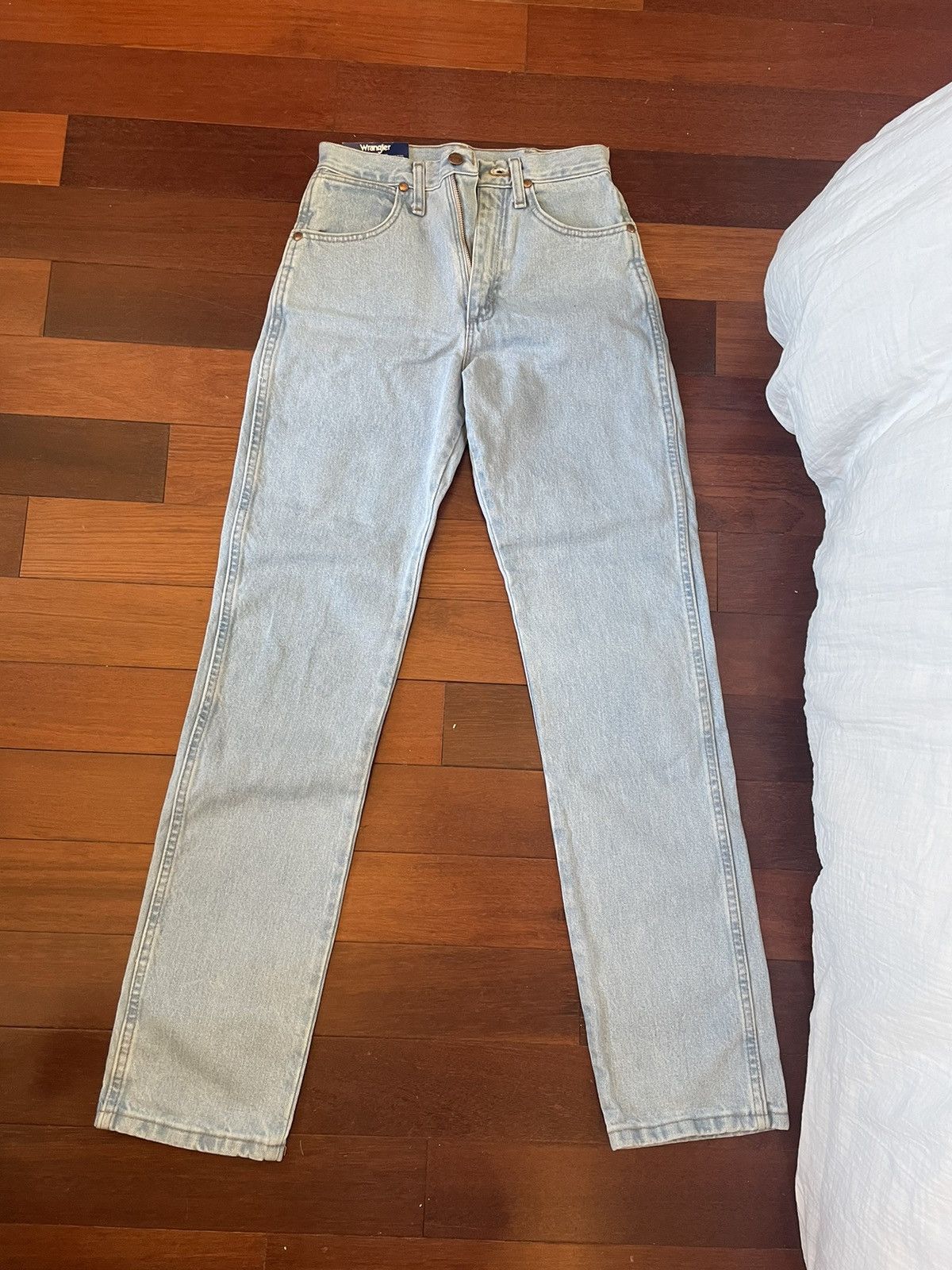 Wrangler Never Worn Cowboy Cut Lightwash Wrangler Jeans Size 26" / US 2 / IT 38 - 1 Thumbnail