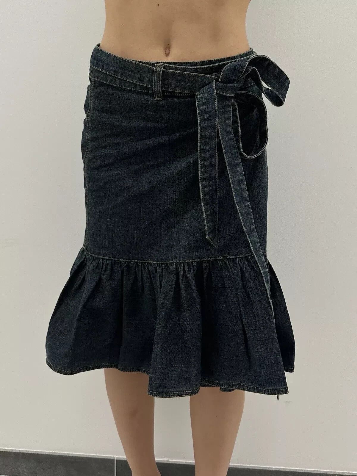 Baum und Pferdgarten Baum Und Pferdgarten Skirt Women Y2K Wrap Denim Ruffle Knee Size 26" / US 2 / IT 38 - 8 Thumbnail