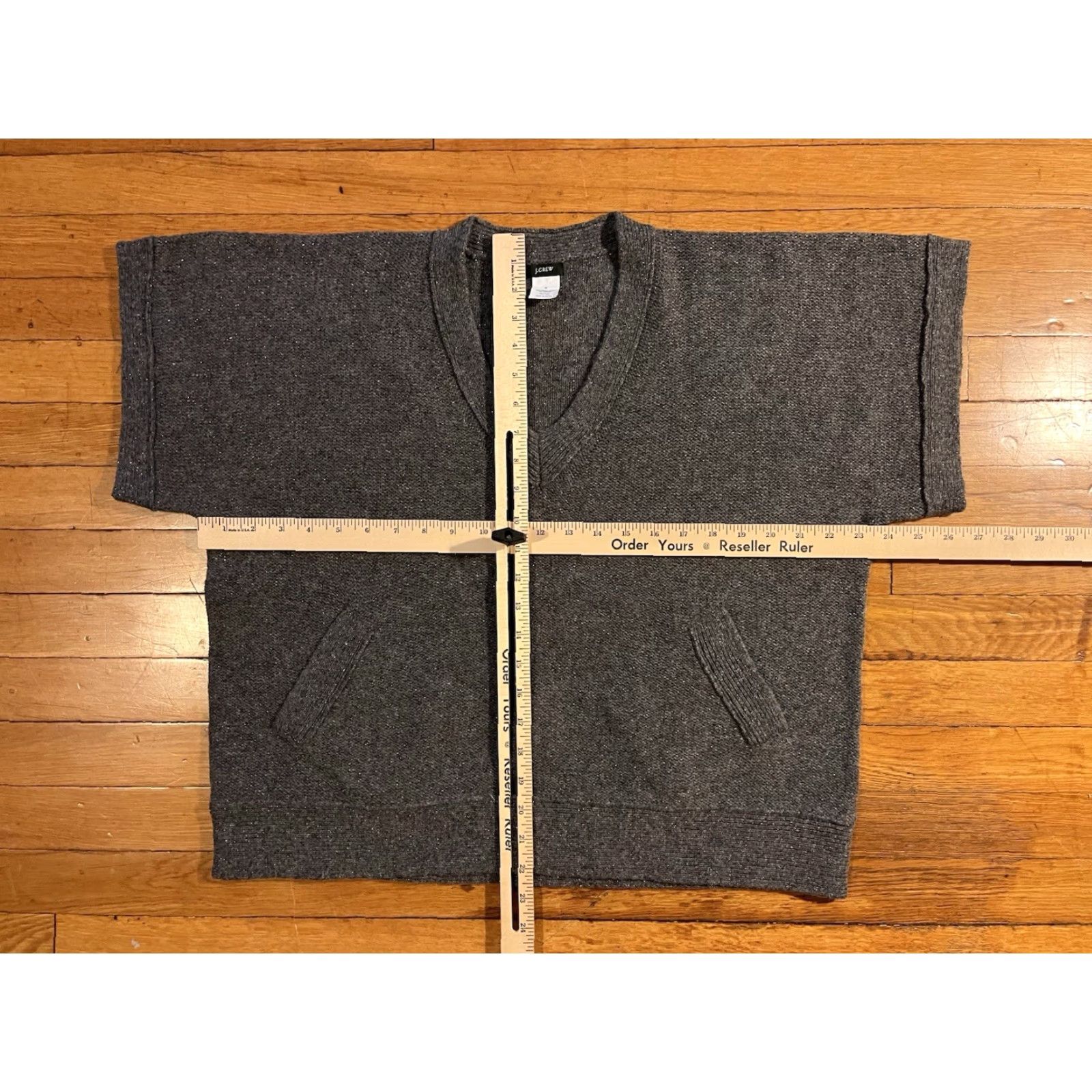 J.Crew J.CREW V-Neck Sweater Women’s M Grey Merino Wool Metallic Short Sleeve Shirt Women M Grey J.CREW Pullover Classic Designer Outdoor Gold dots? Size M / US 6-8 / IT 42-44 - 6 Thumbnail
