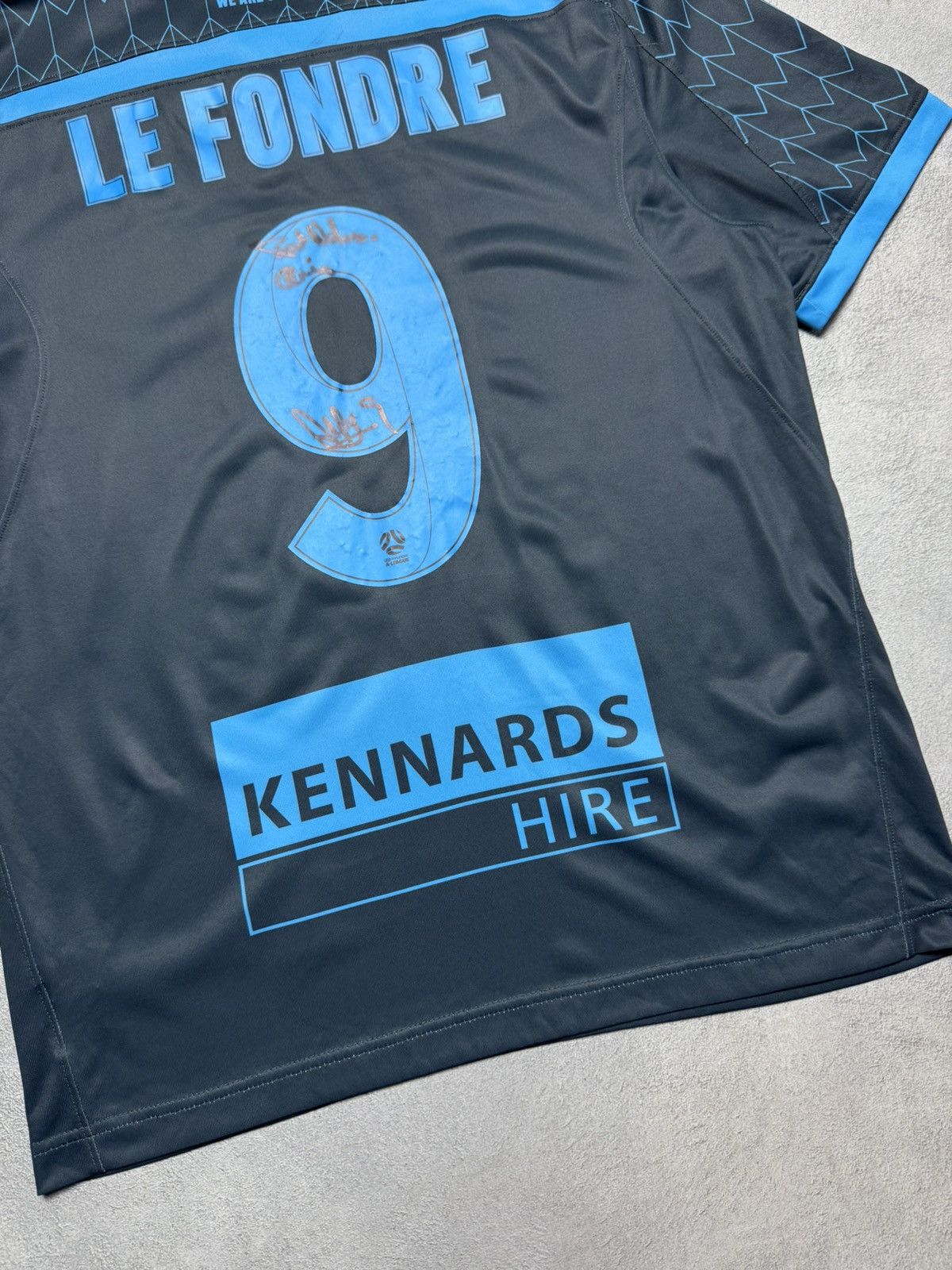Under Armour Sydney 2019/21 Third Shirt Jersey Under Armour #9 Le Fondre Size US M / EU 48-50 / 2 - 11 Thumbnail