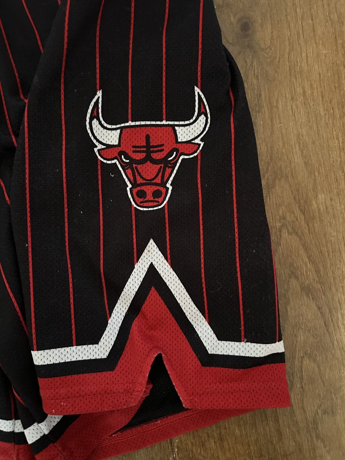 Champion 90s Champion Chicago Bulls NBA Shorts - Size S - 1995-96 Size US 30 / EU 46 - 4 Thumbnail