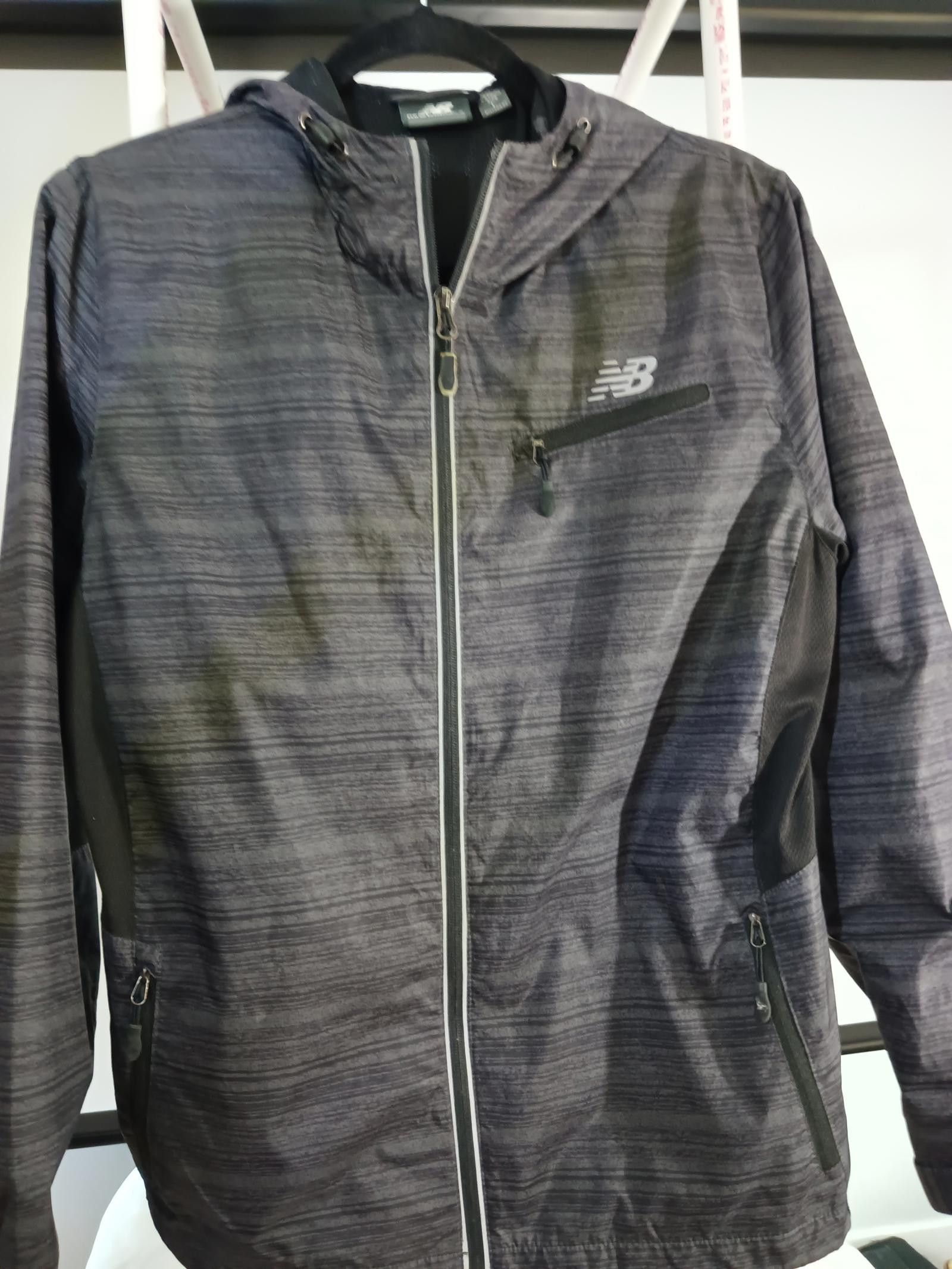 New Balance New Balance Lightweight Hoodie Jacket - Size L - Gray Size L / US 10 / IT 46 - 3 Thumbnail